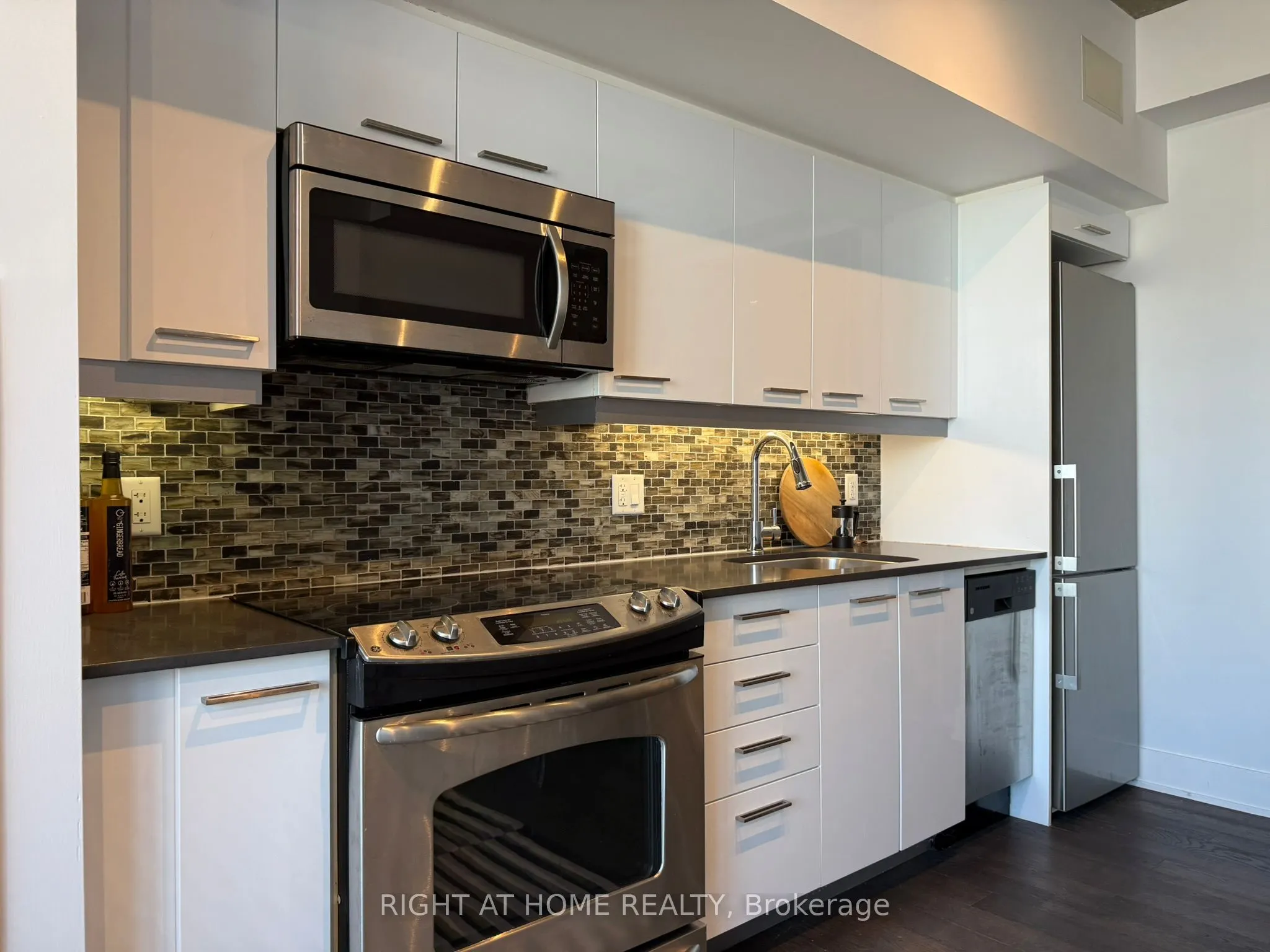 630 Queen Street E #407
