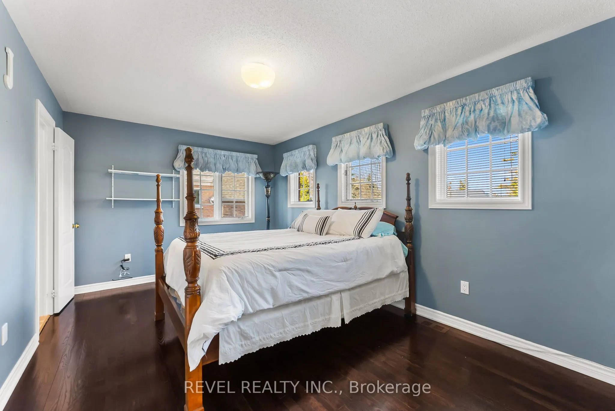 1486 Ashwood Gate