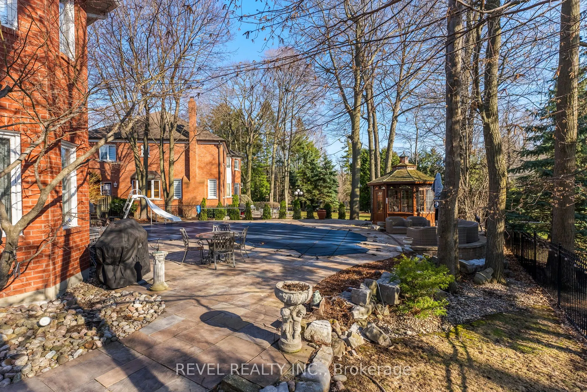1486 Ashwood Gate
