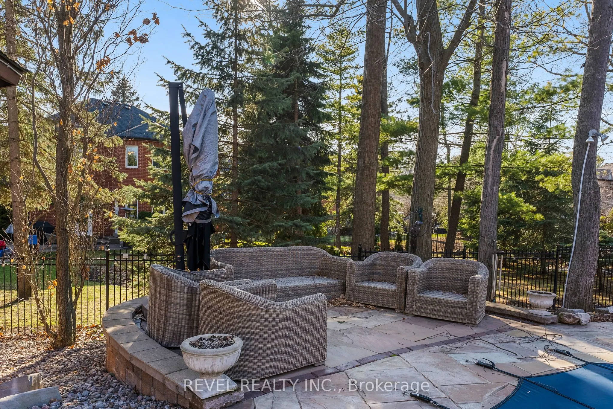 1486 Ashwood Gate