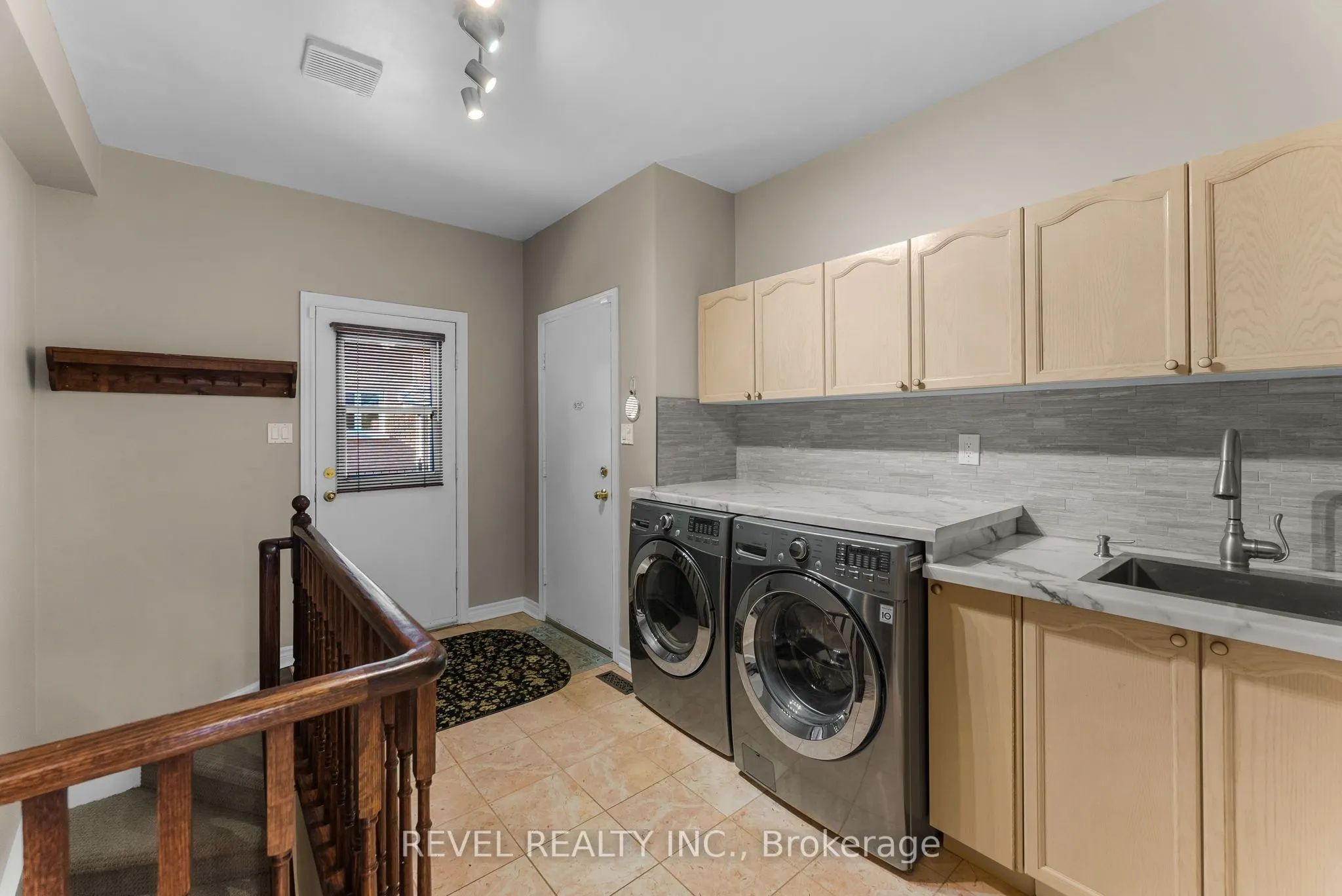 1486 Ashwood Gate