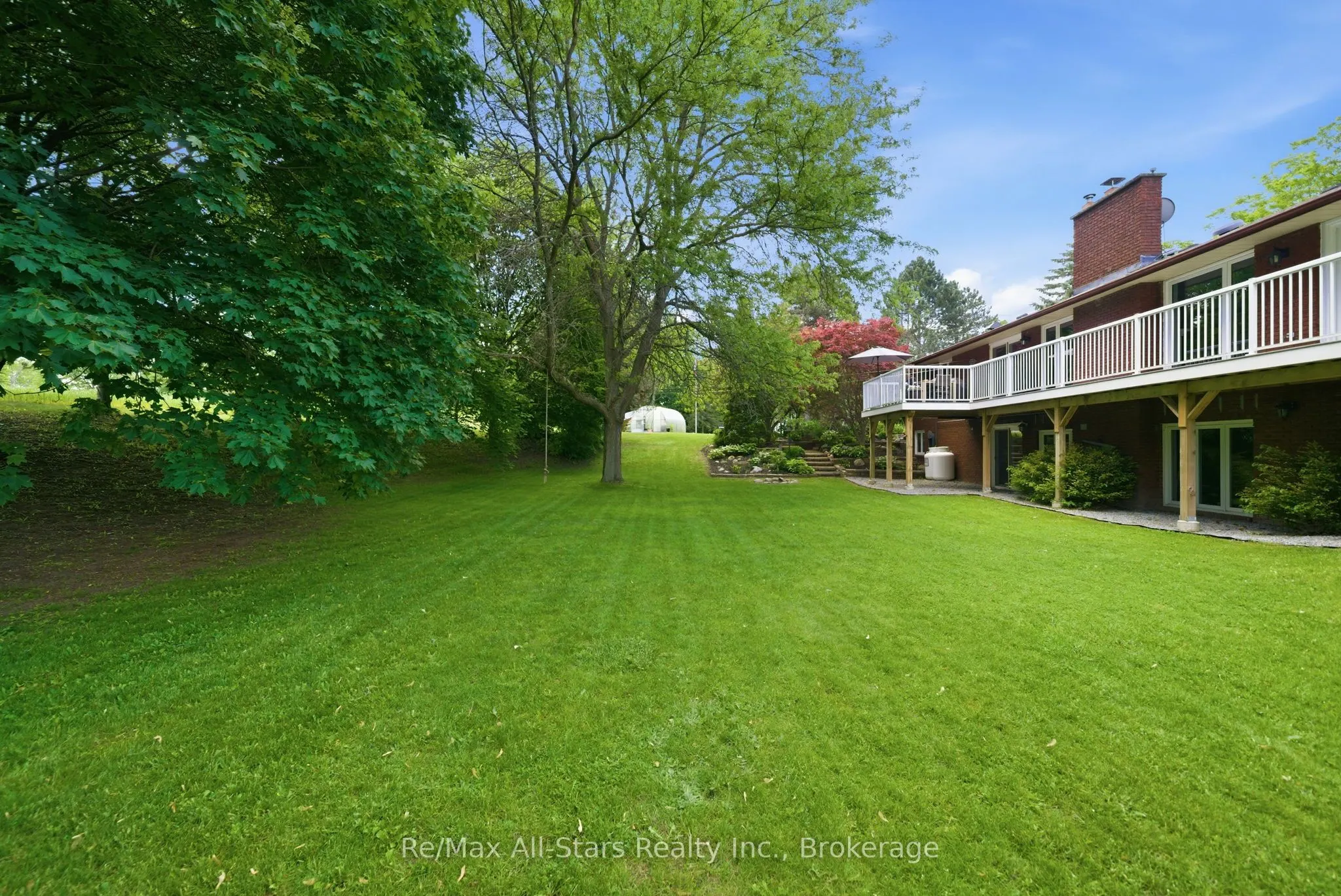 2407 Ashbridge Road