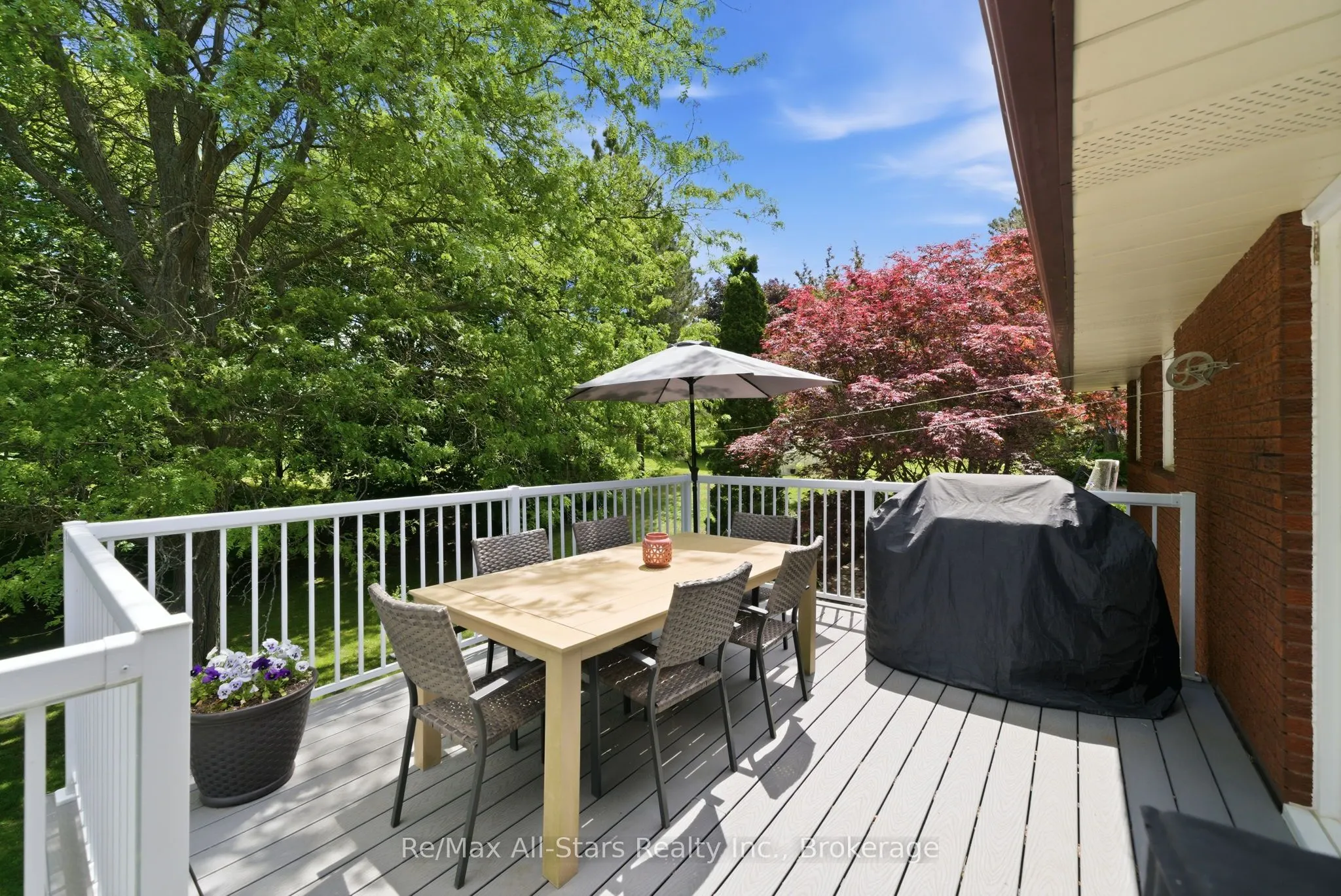2407 Ashbridge Road