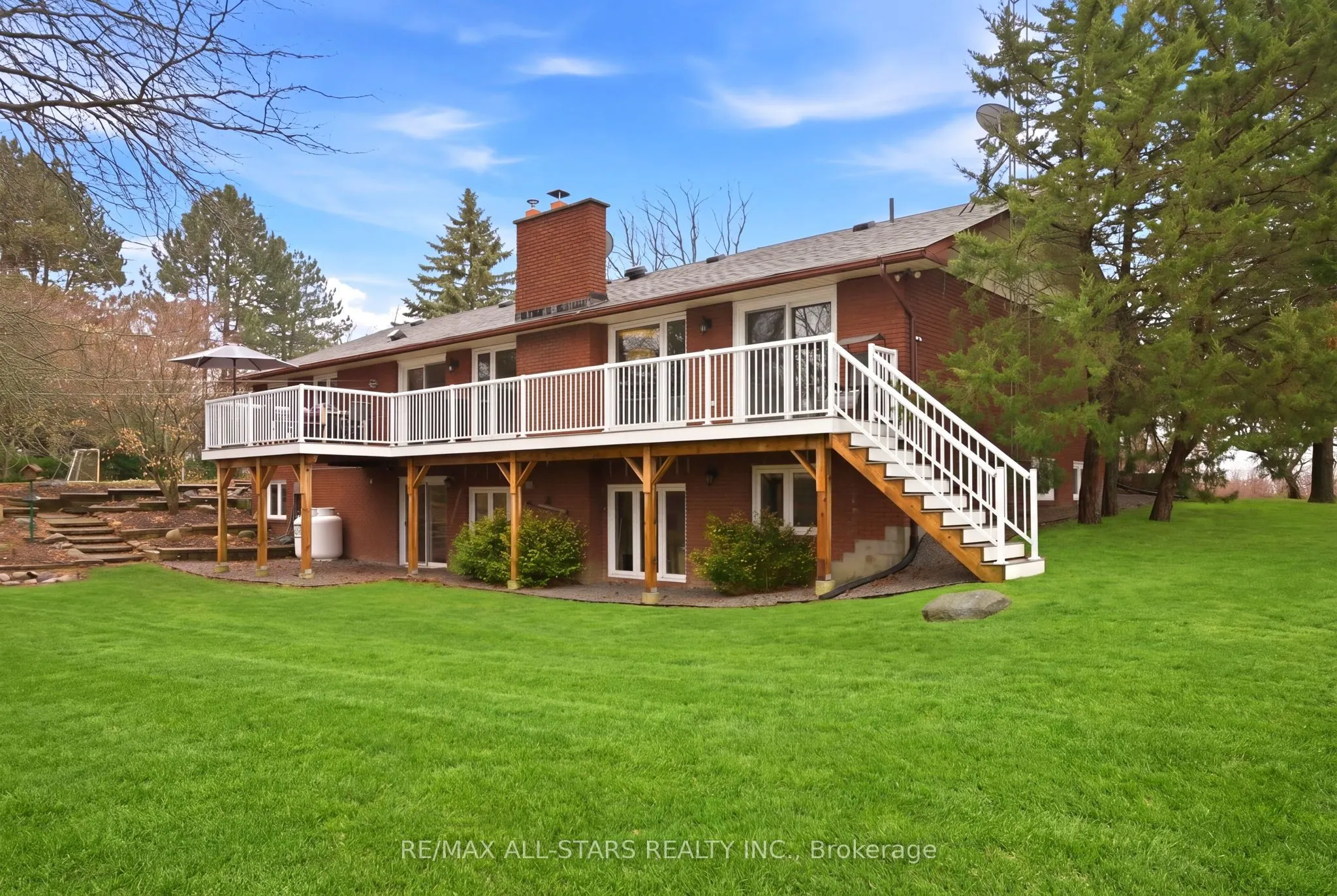 2407 Ashbridge Road