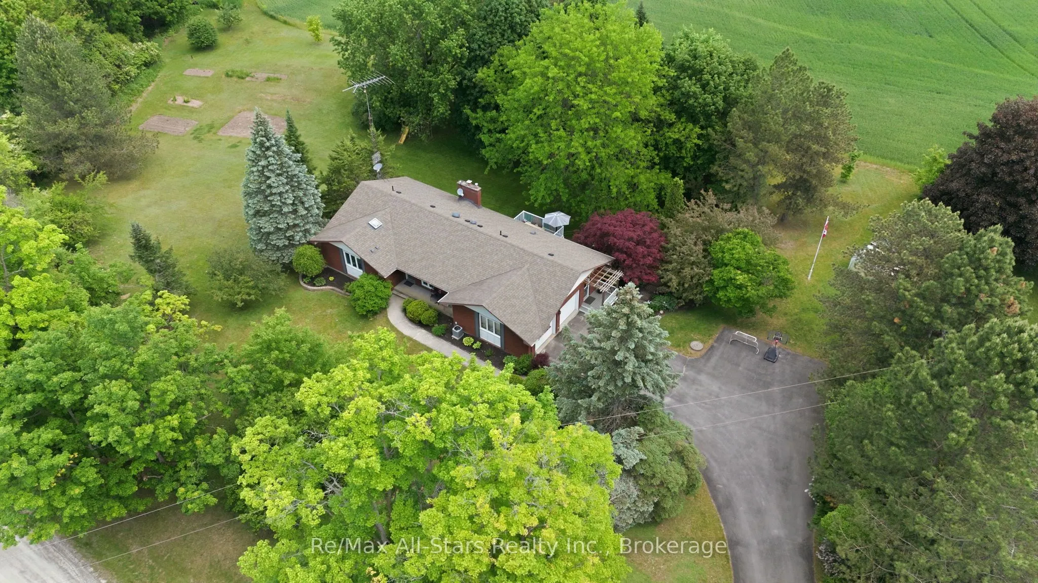 2407 Ashbridge Road