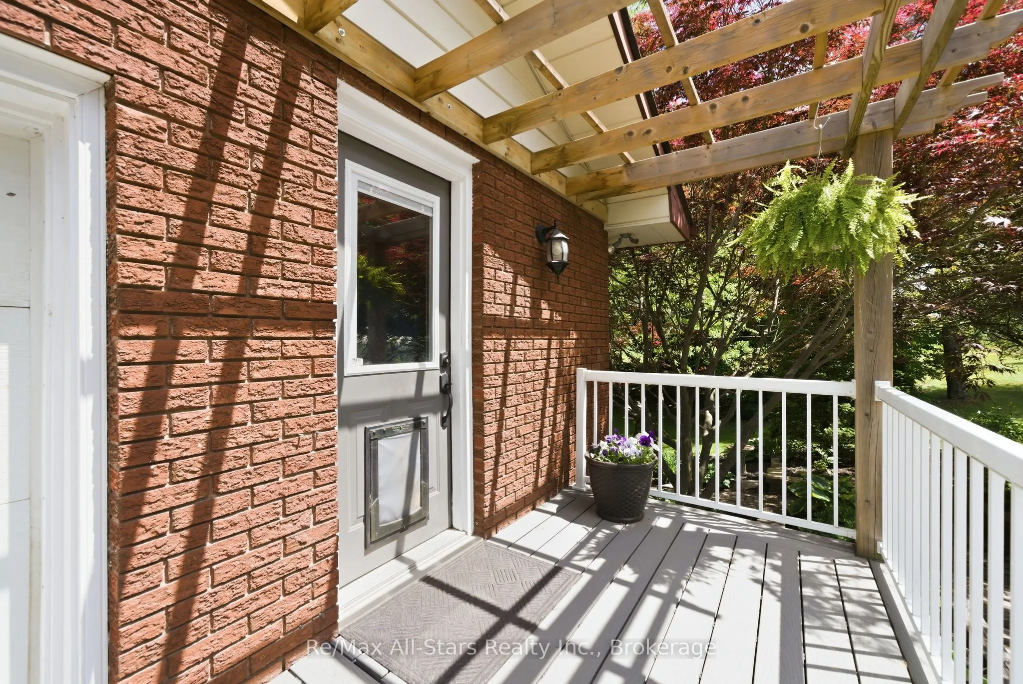 2407 Ashbridge Road