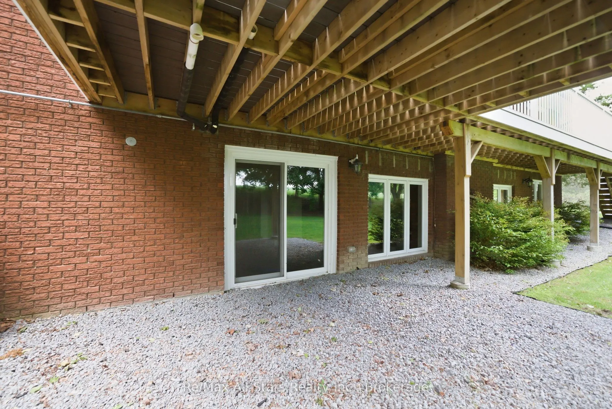 2407 Ashbridge Road