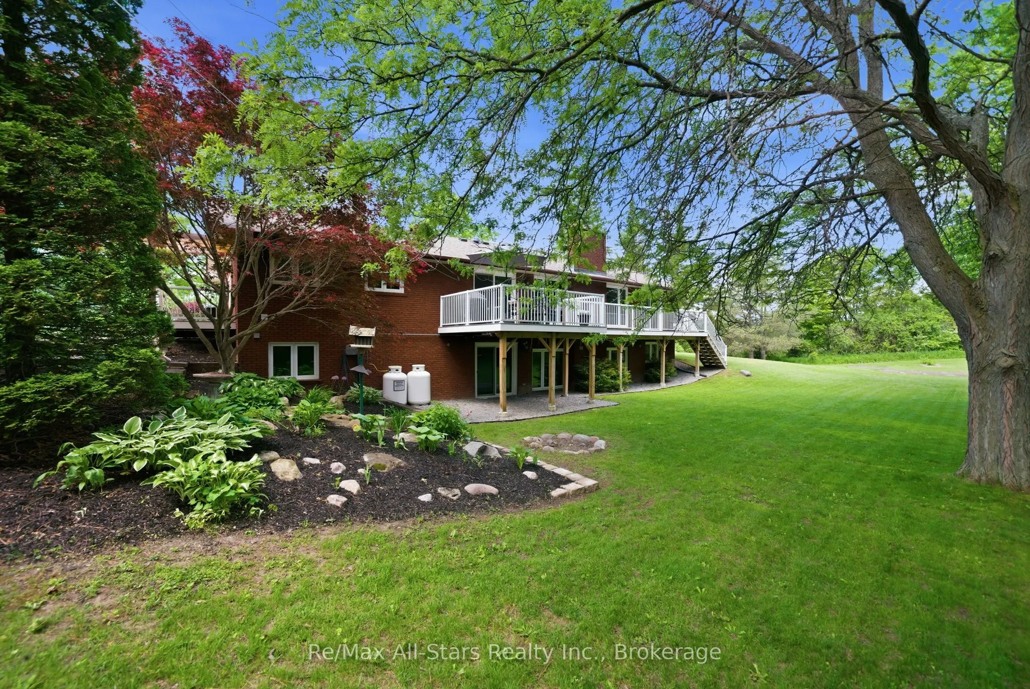 2407 Ashbridge Road