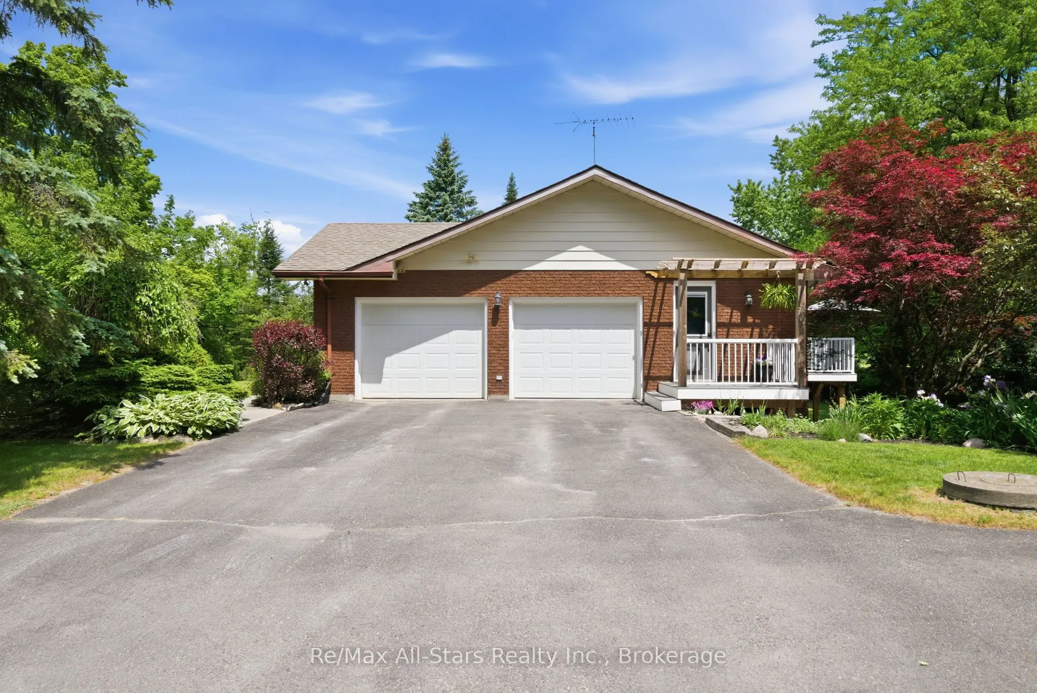 2407 Ashbridge Road