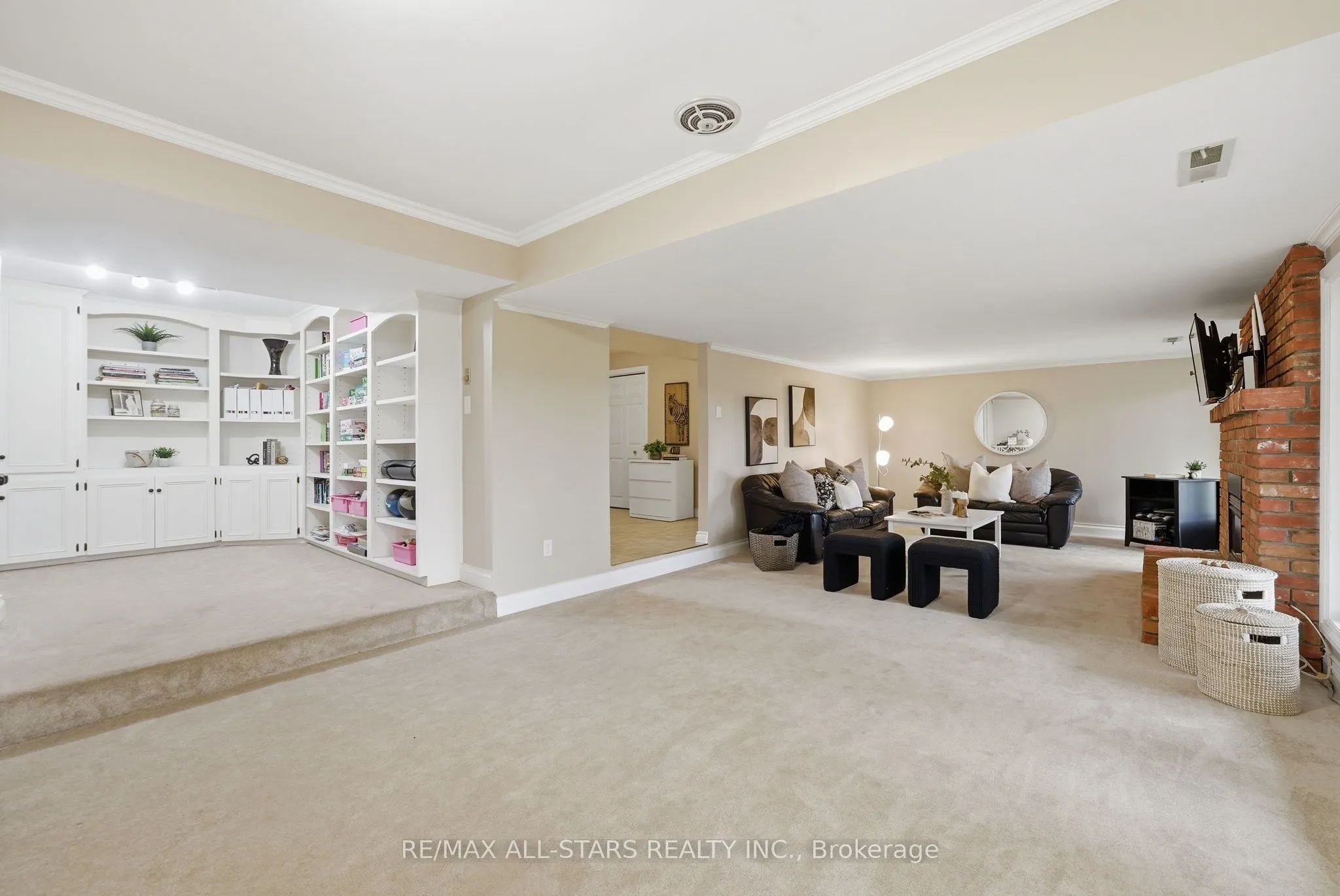 2407 Ashbridge Road