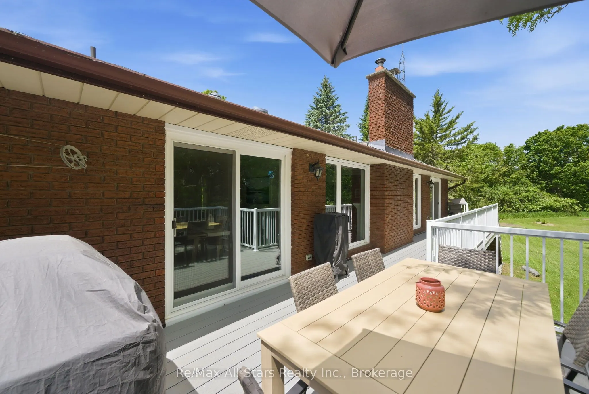 2407 Ashbridge Road