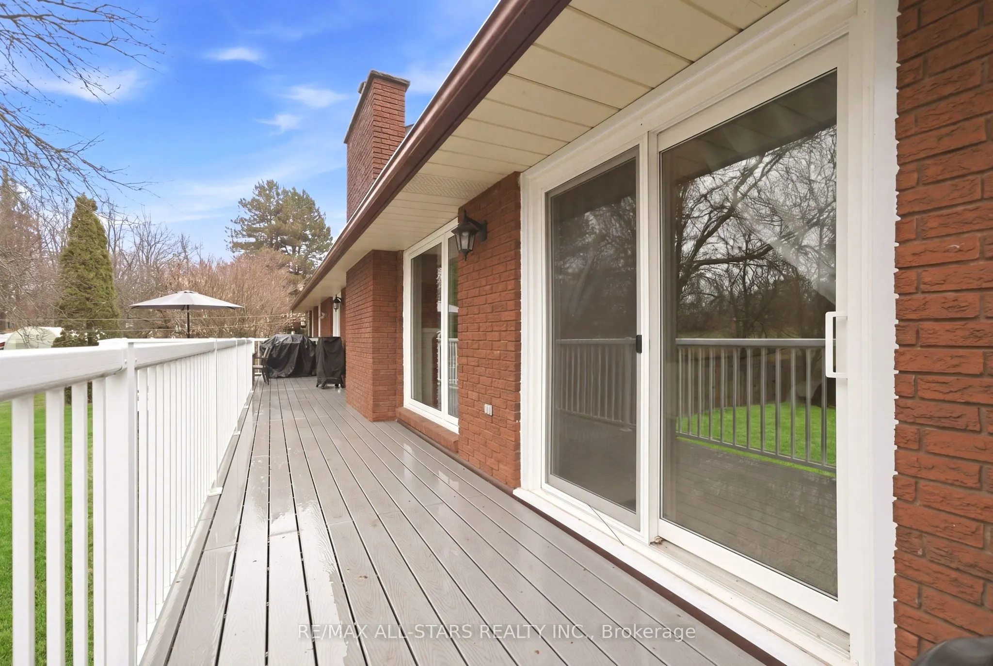 2407 Ashbridge Road