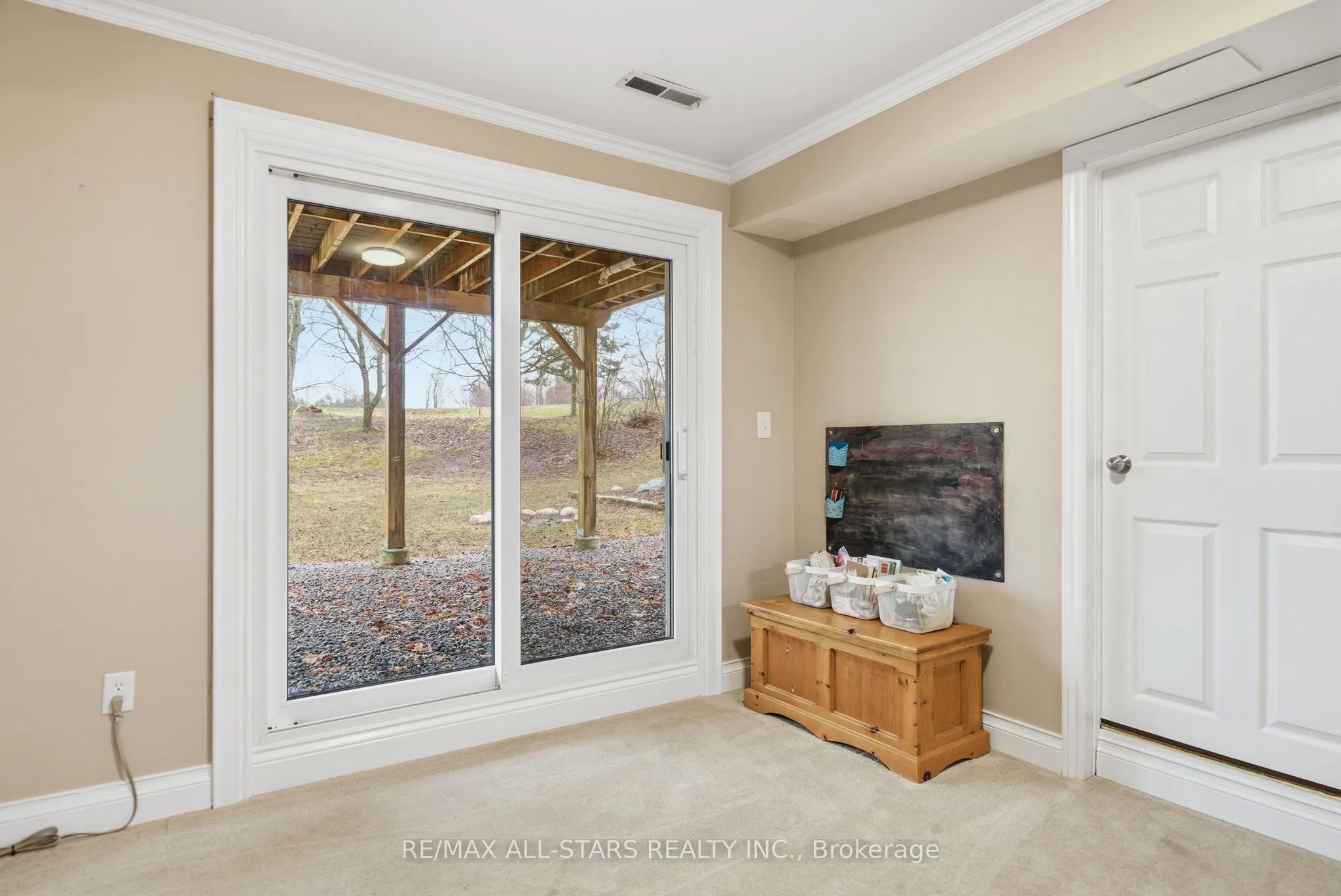 2407 Ashbridge Road