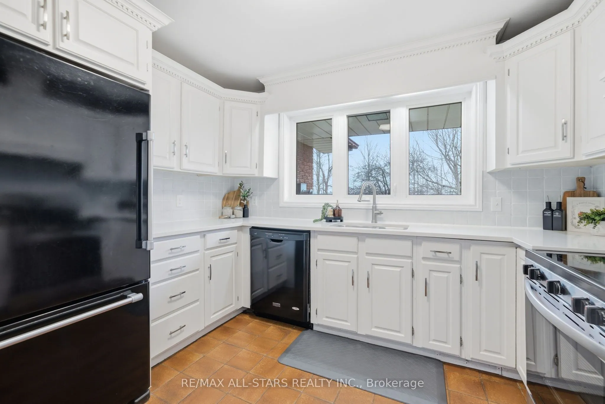 2407 Ashbridge Road