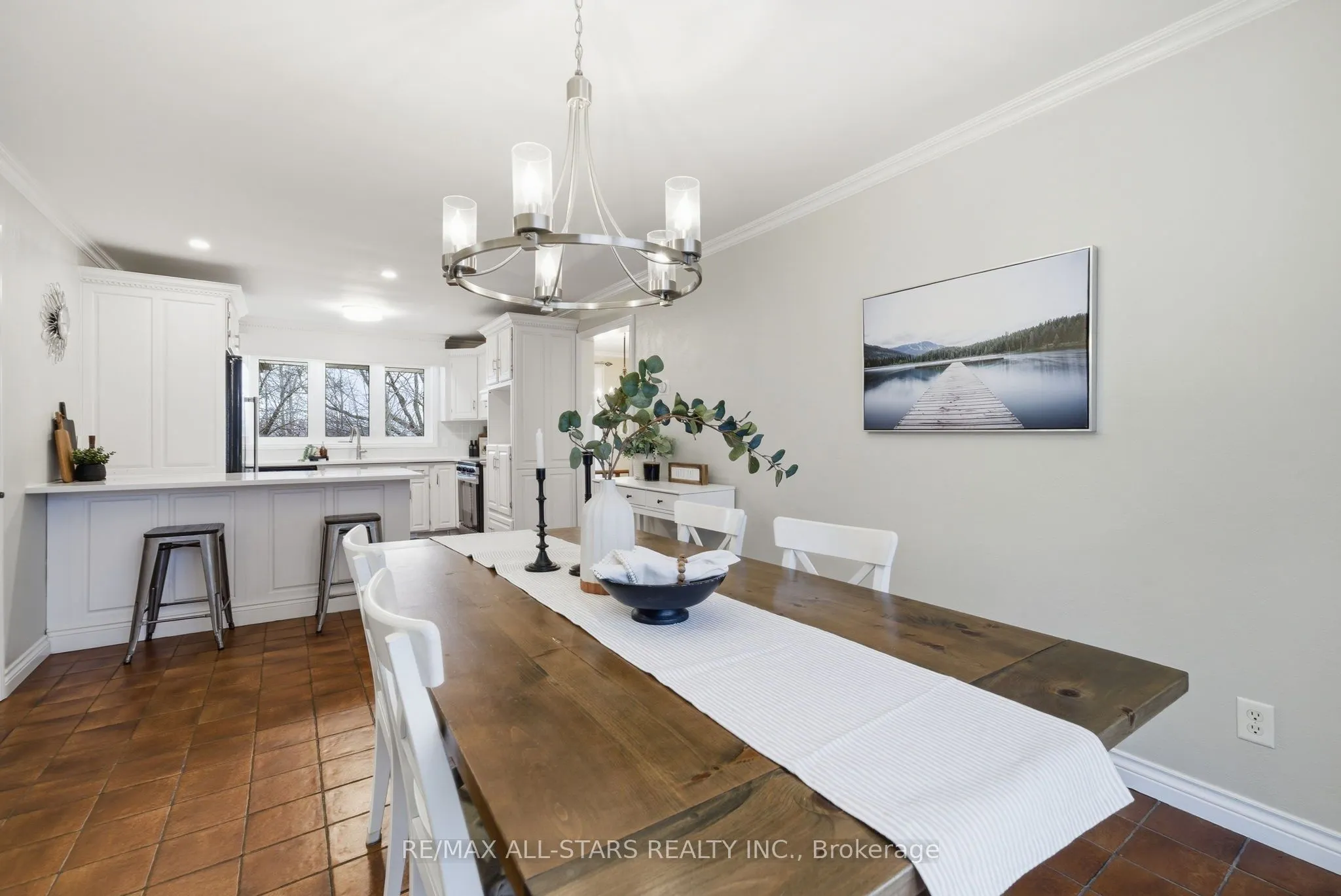 2407 Ashbridge Road