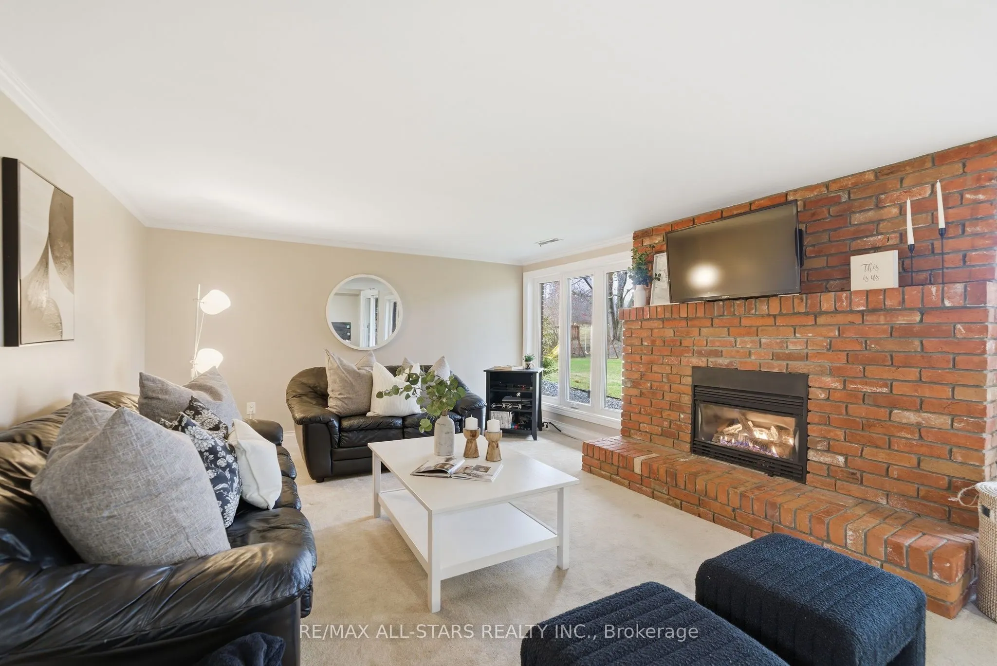 2407 Ashbridge Road