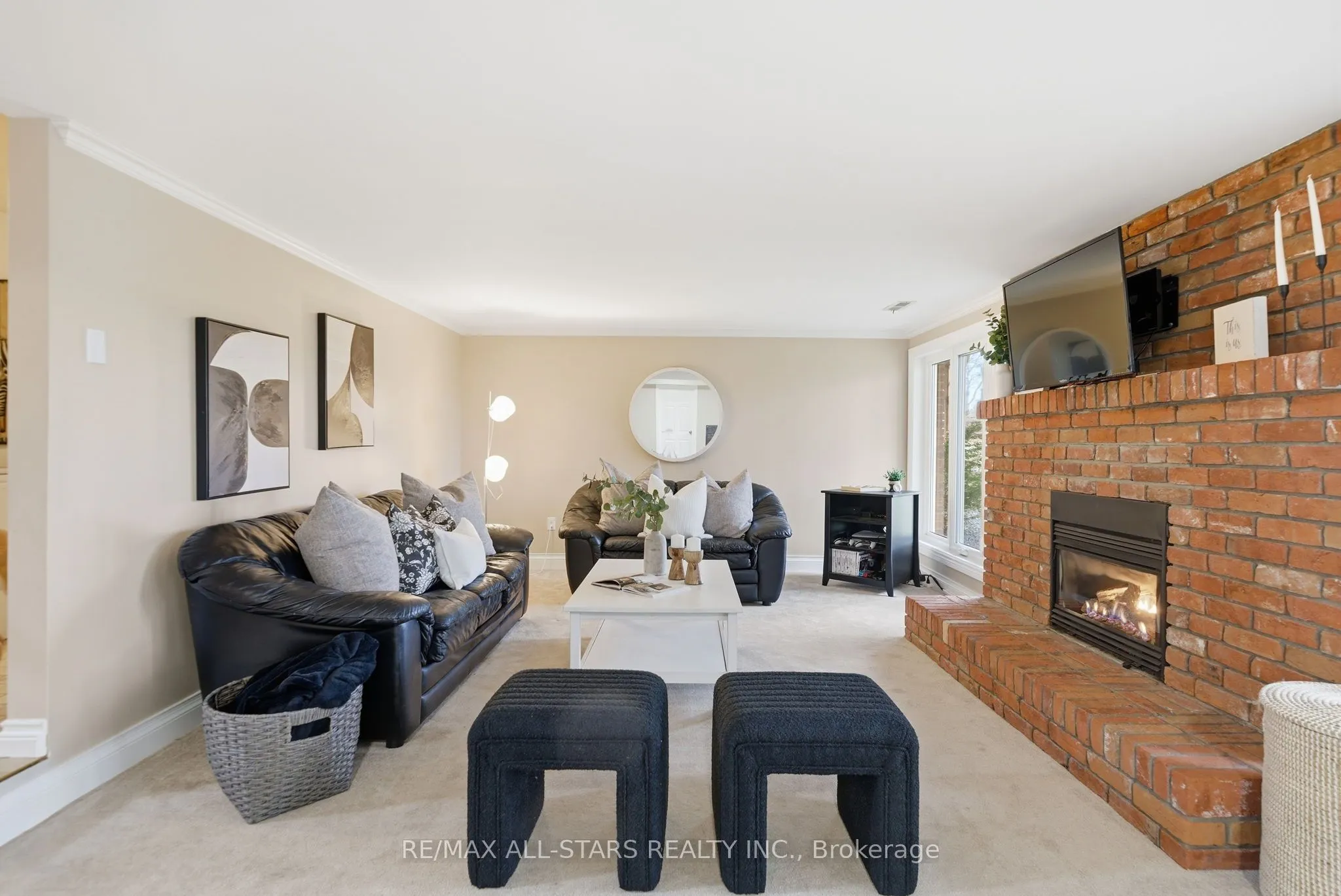 2407 Ashbridge Road
