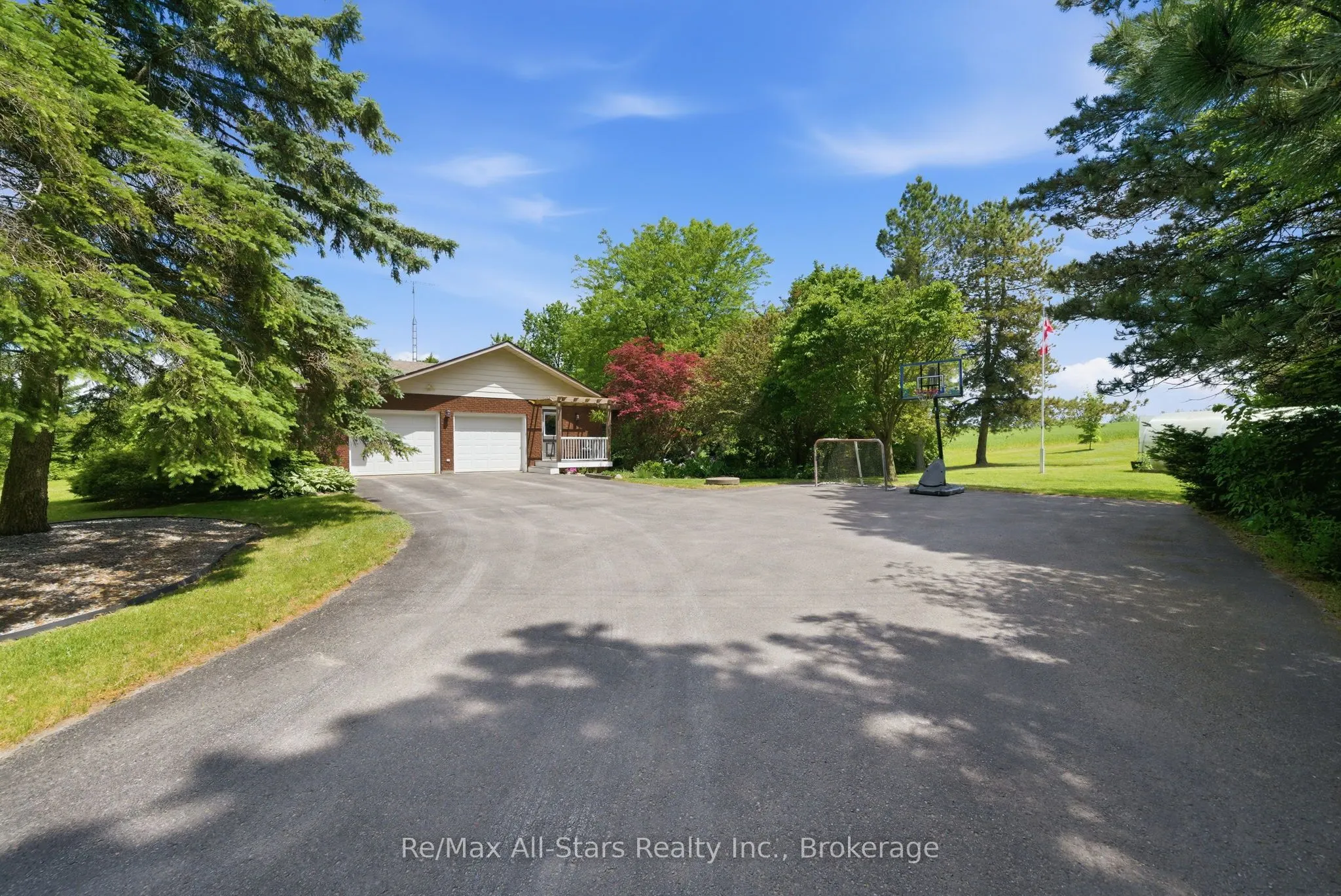 2407 Ashbridge Road