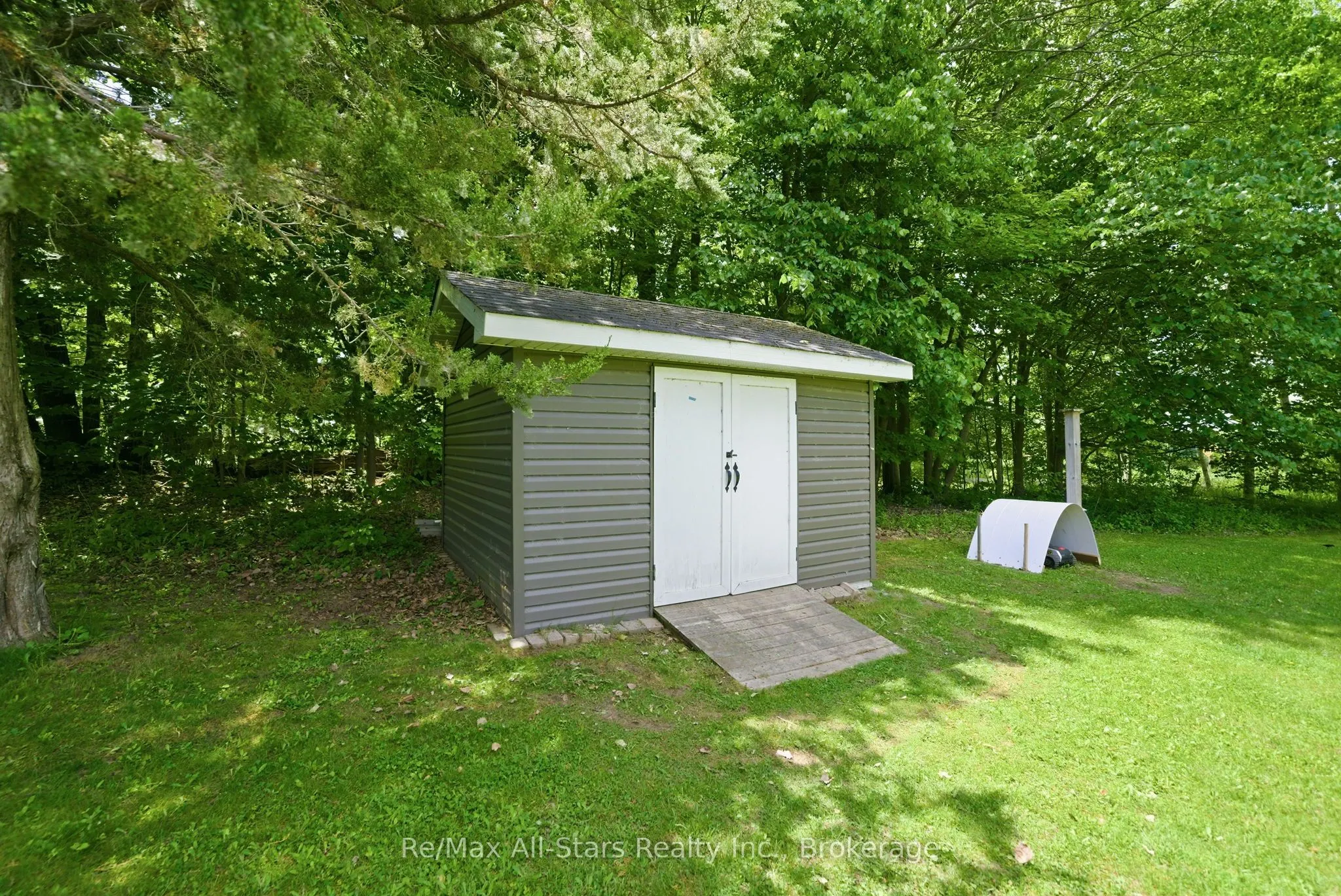 2407 Ashbridge Road