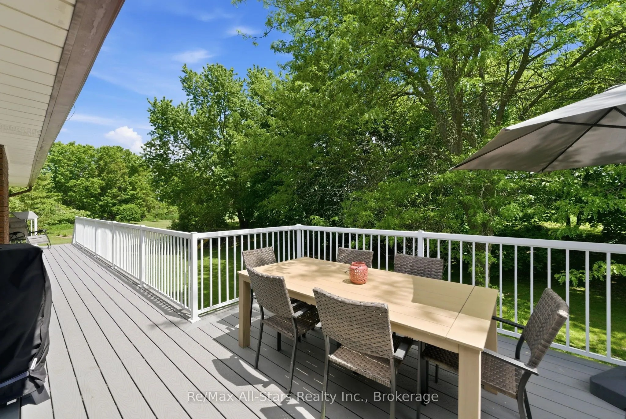 2407 Ashbridge Road