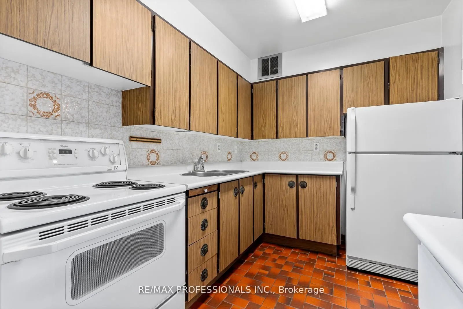 180 Markham Road #1704