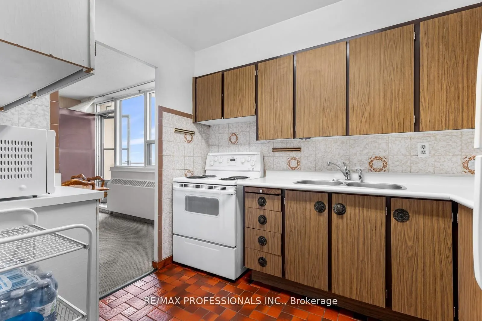180 Markham Road #1704