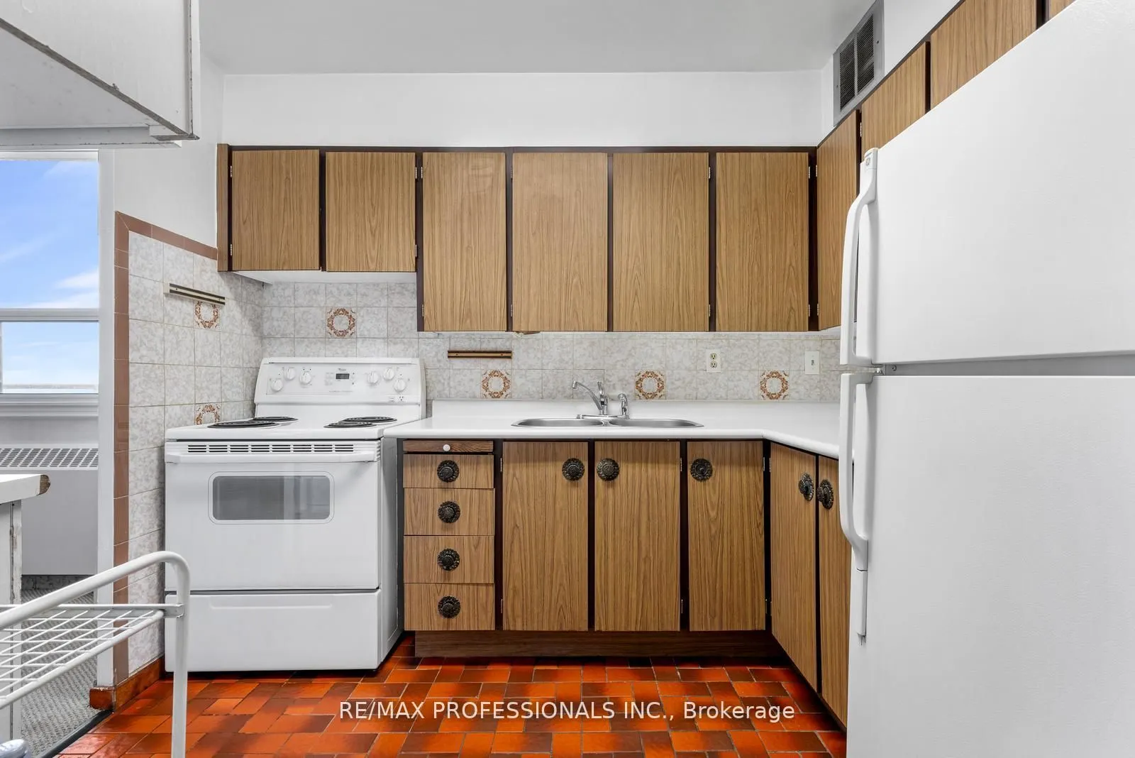 180 Markham Road #1704