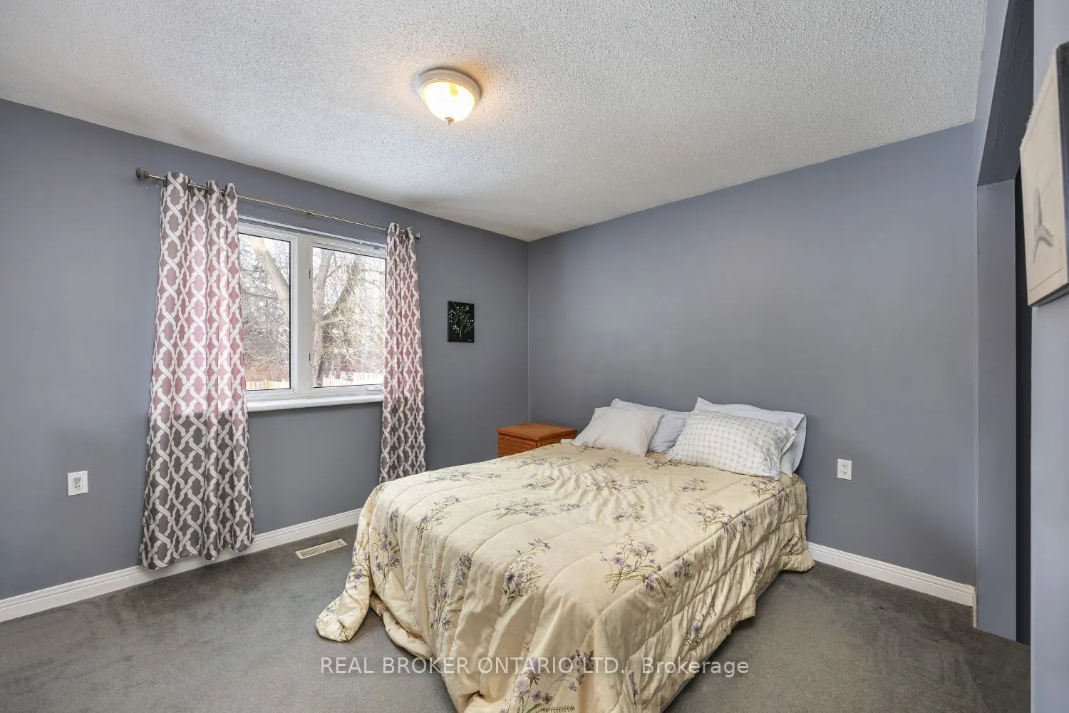 18 Concession Street W