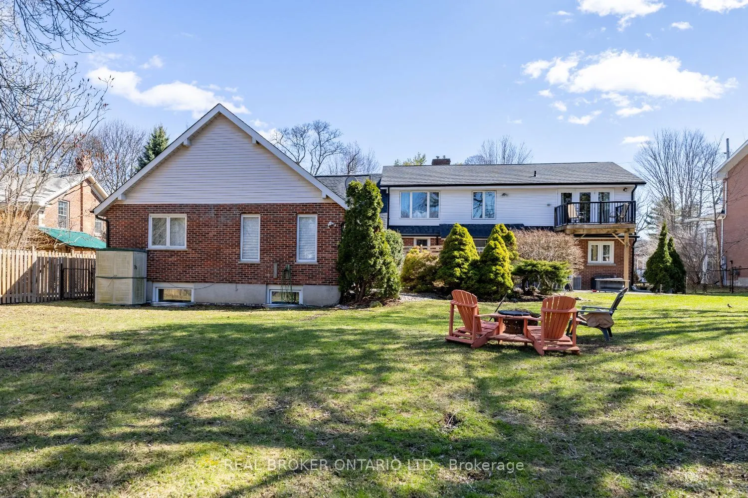 18 Concession Street W