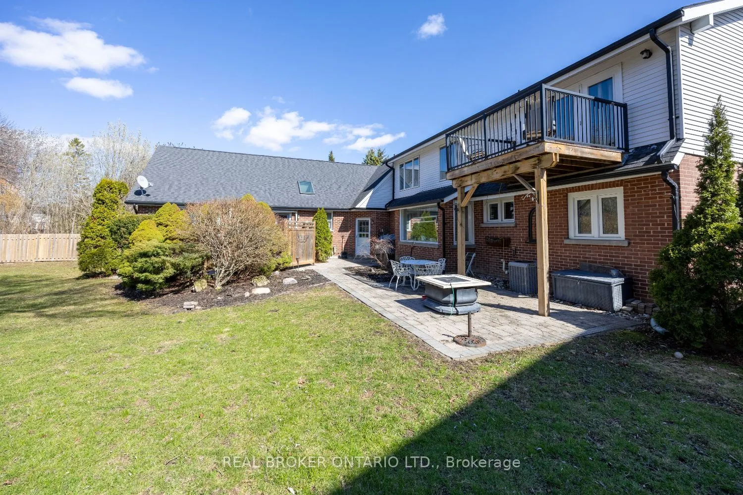 18 Concession Street W