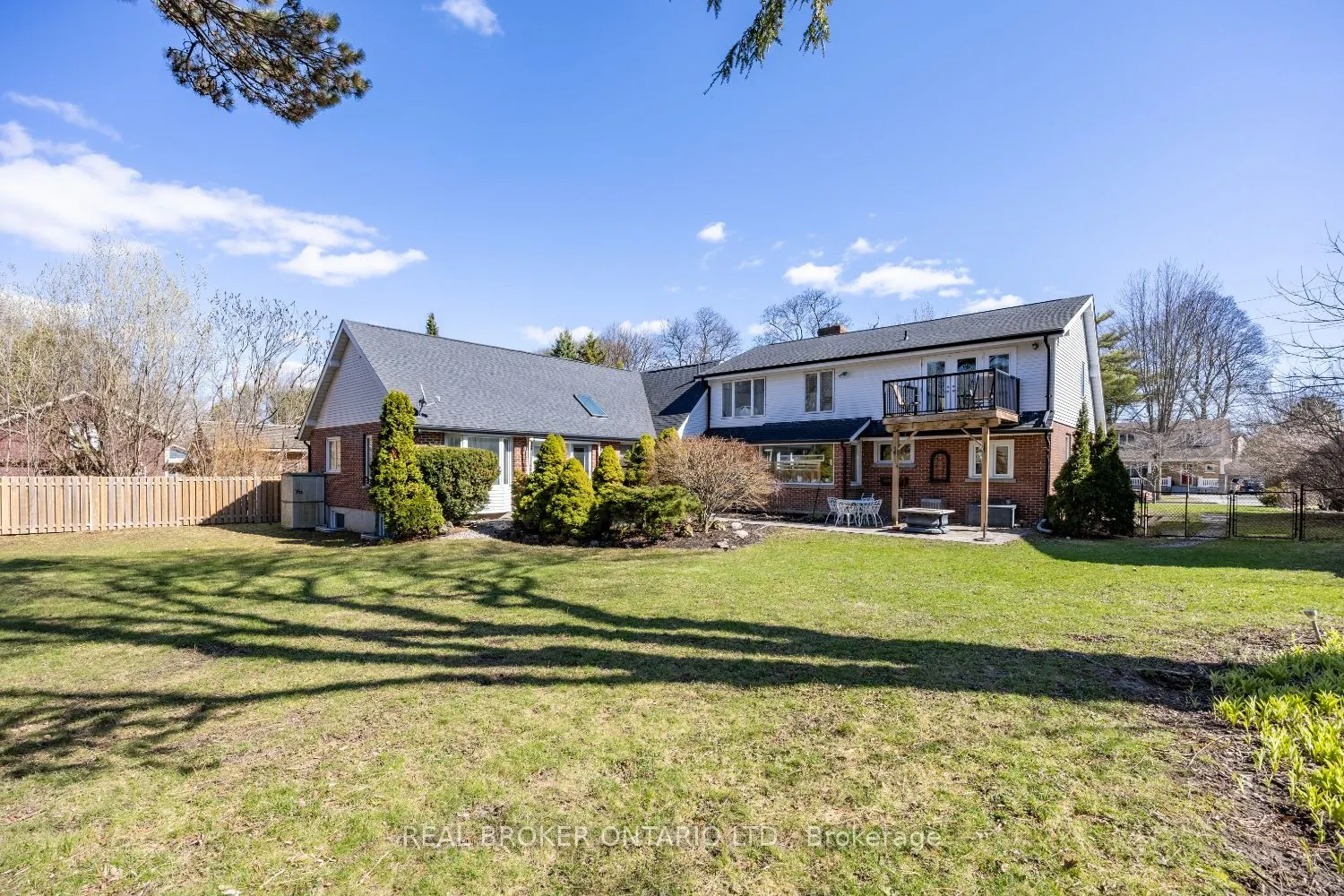 18 Concession Street W