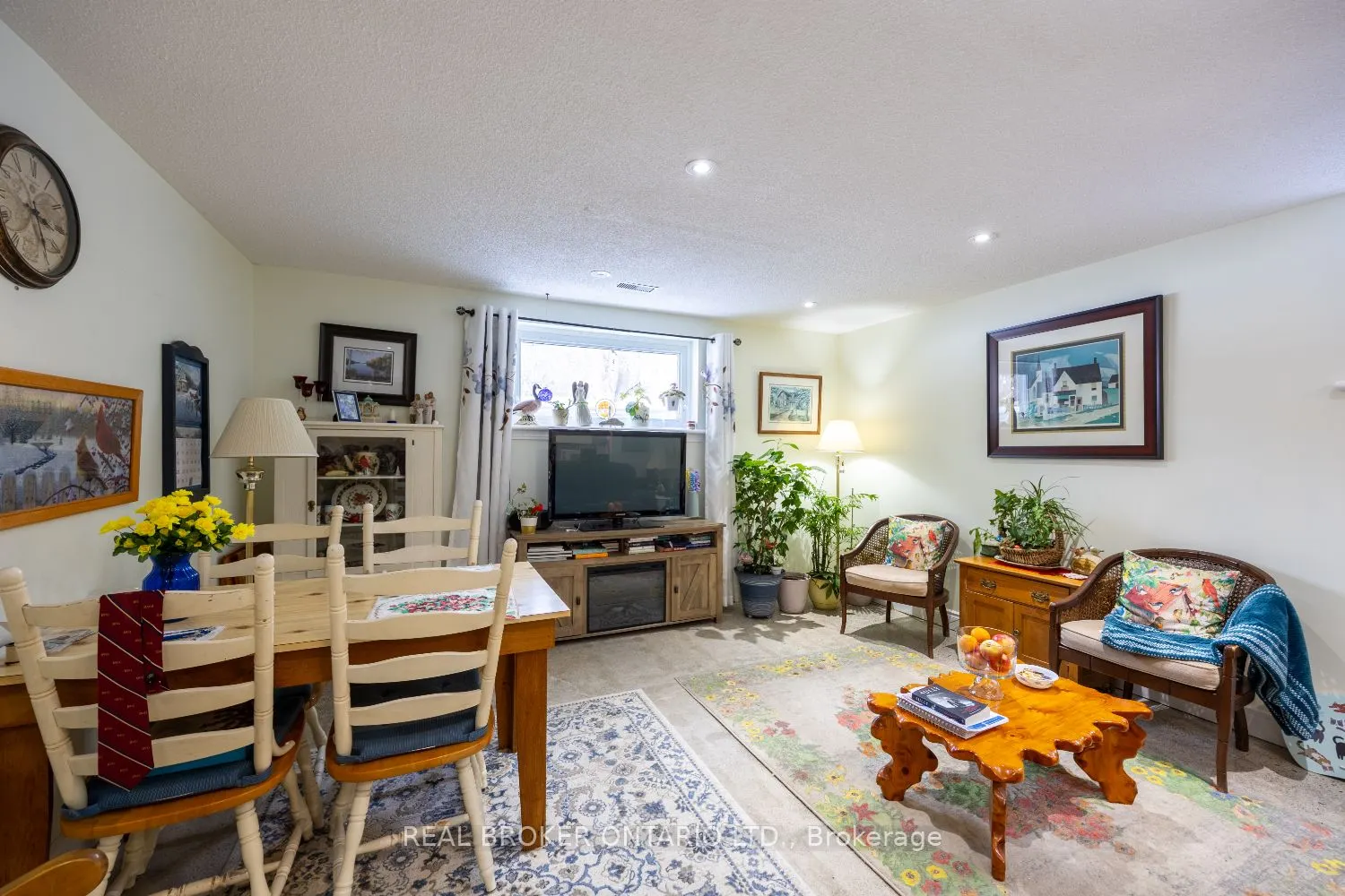 18 Concession Street W