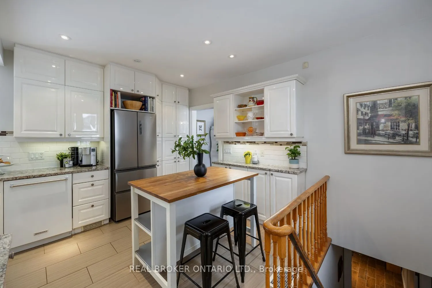 18 Concession Street W