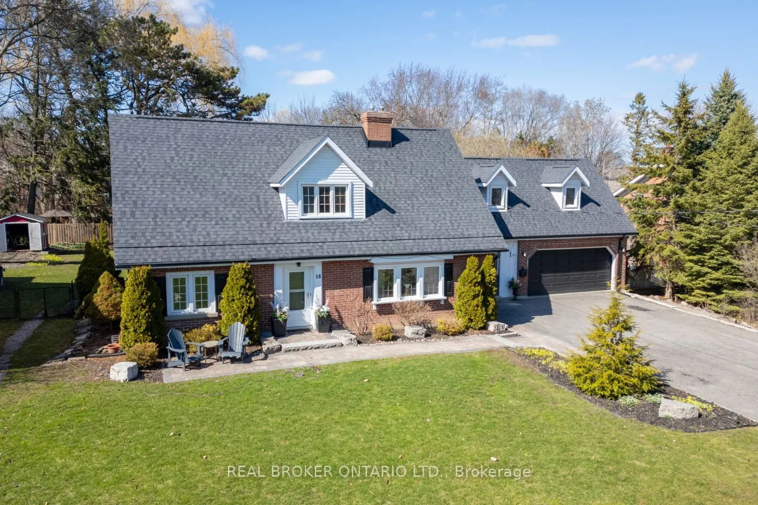 18 Concession Street W