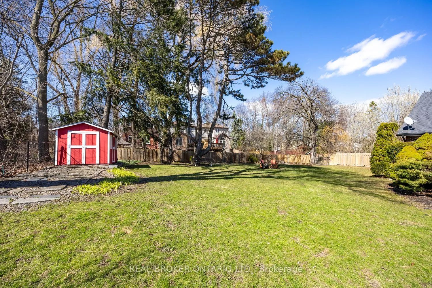 18 Concession Street W