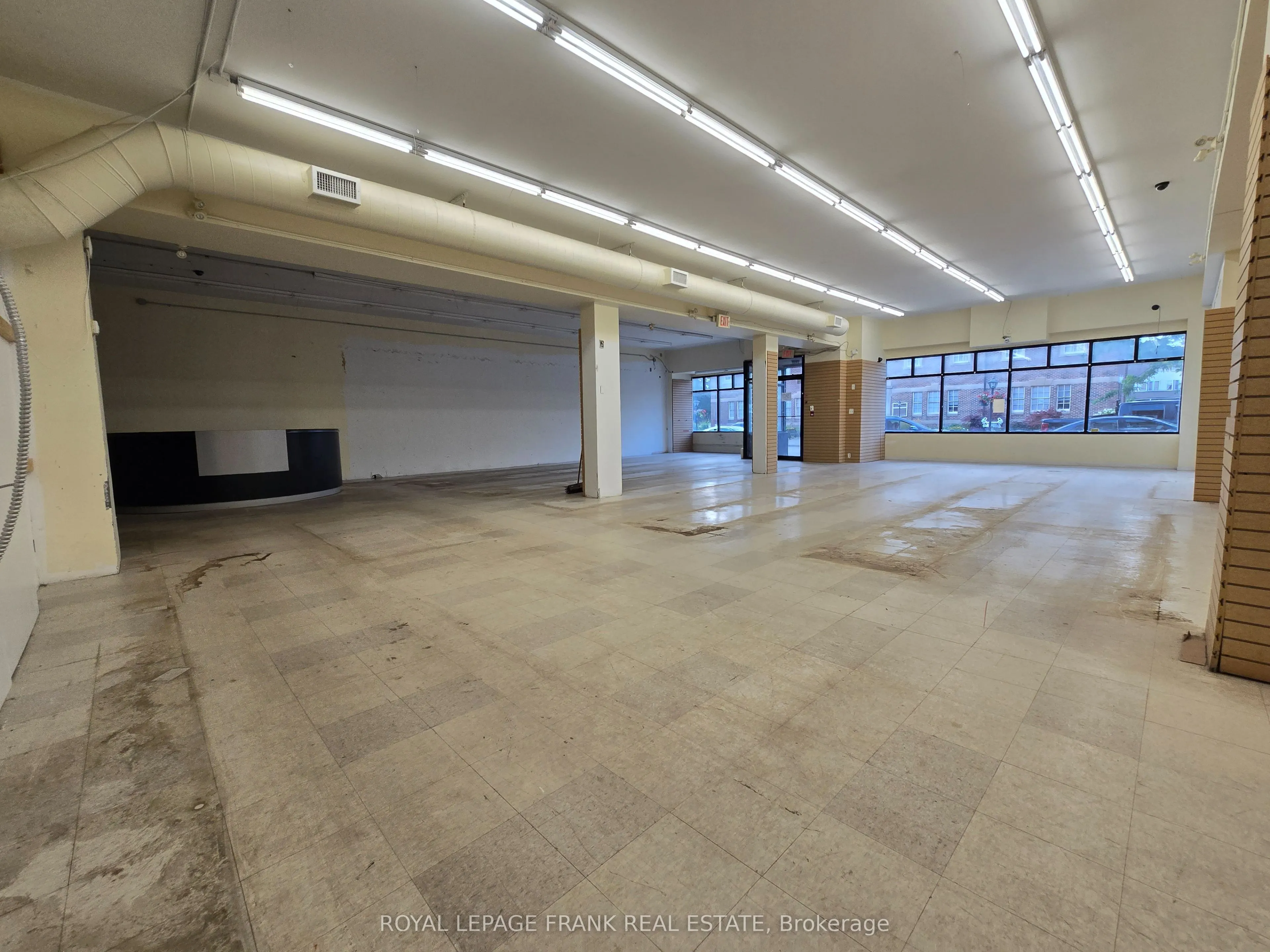 15 King Avenue W
