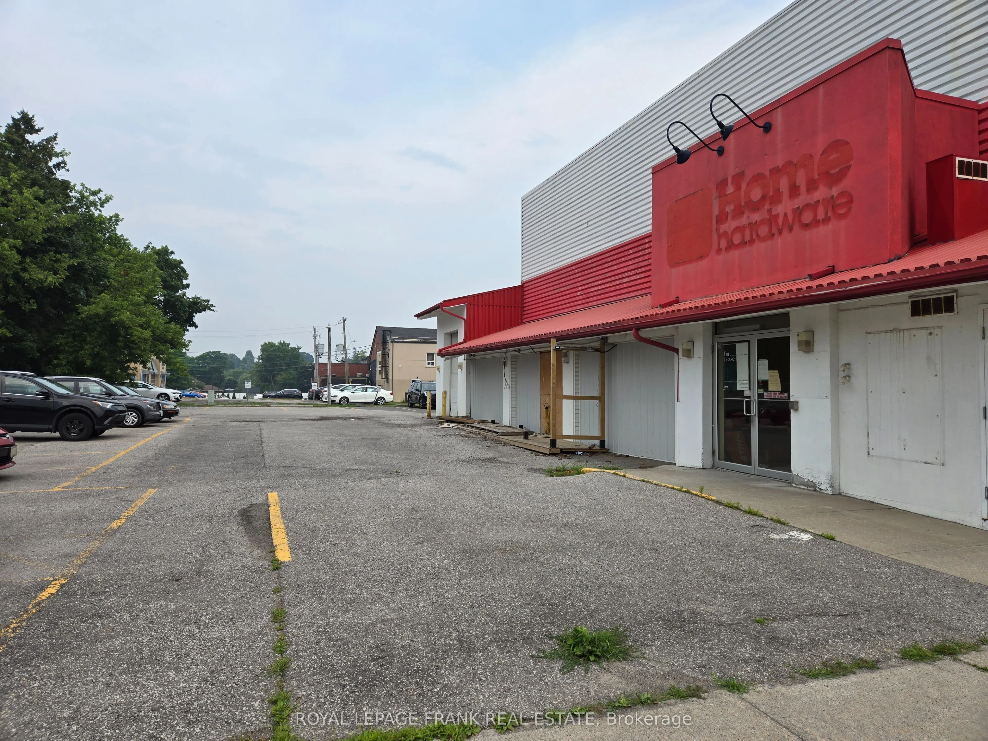 15 King Avenue W