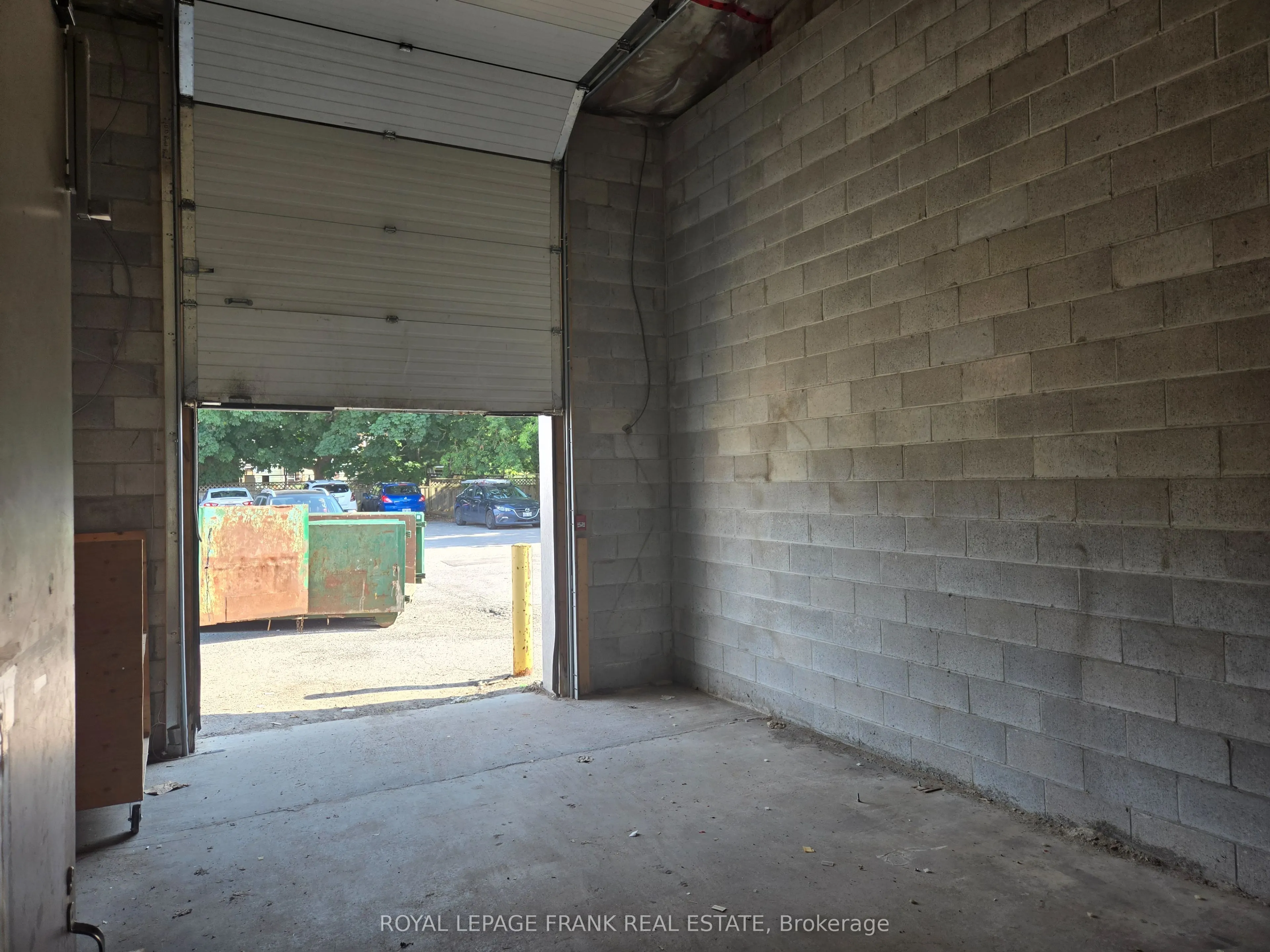 15 King Avenue W
