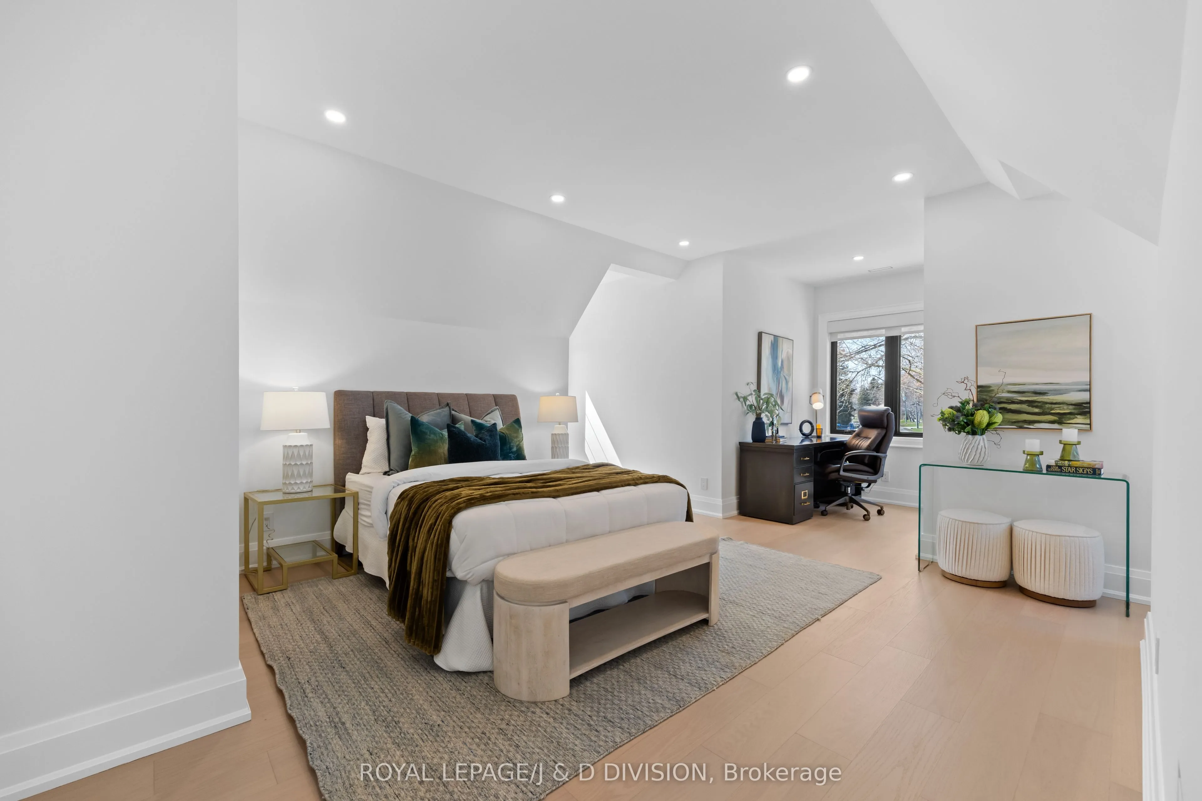 4 Pine Ridge Drive