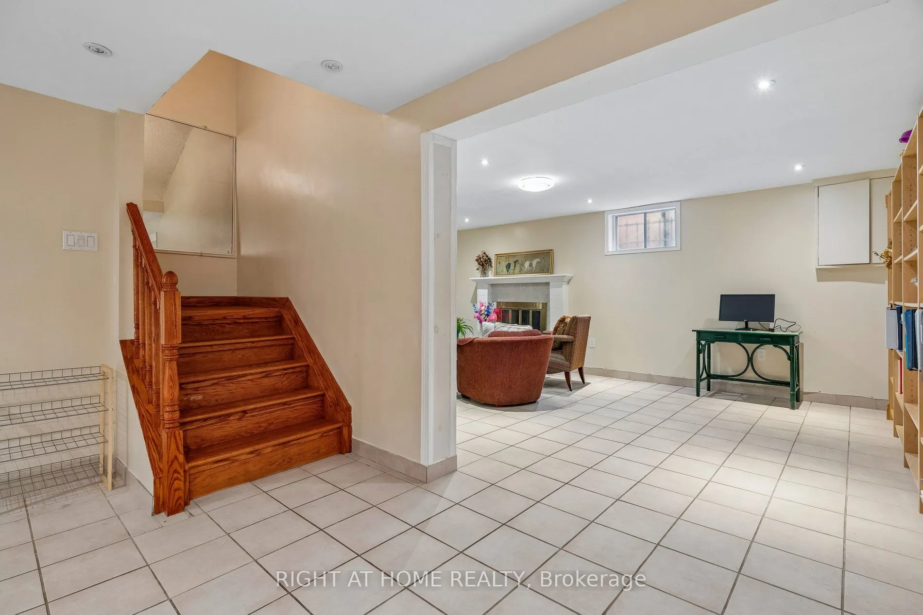 16 Ascolda Boulevard