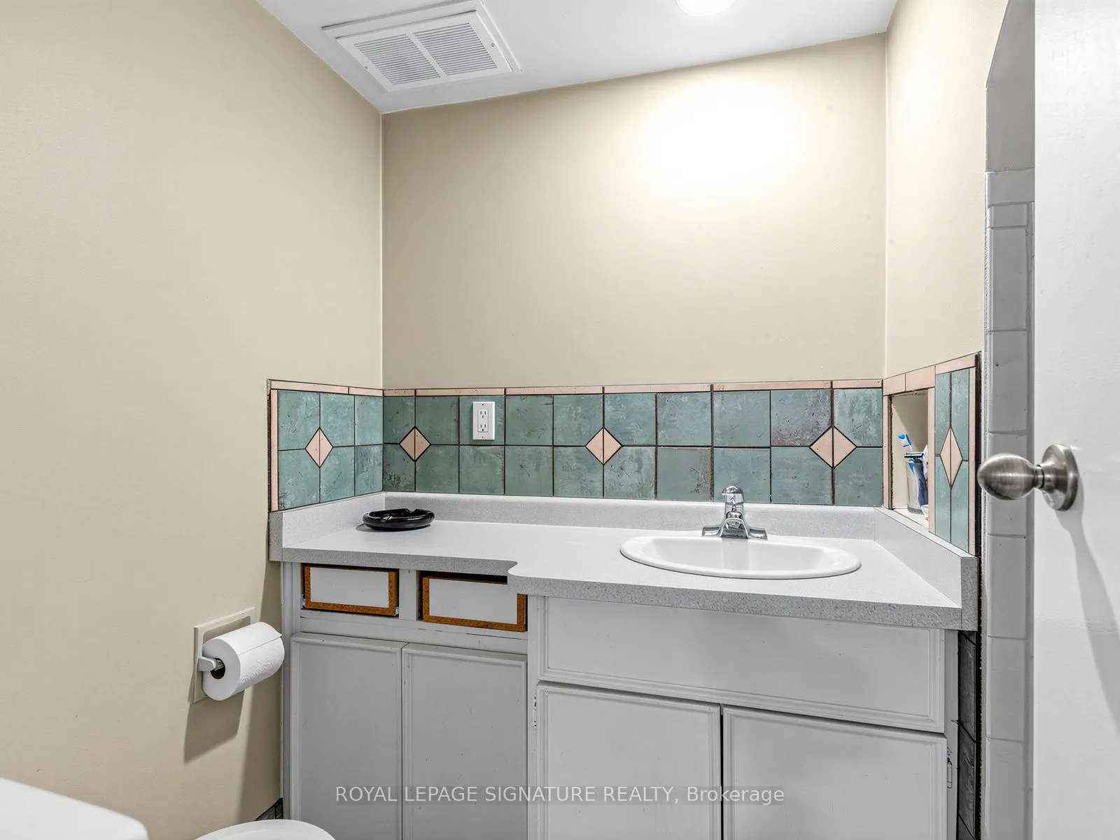 1421 Military Trail