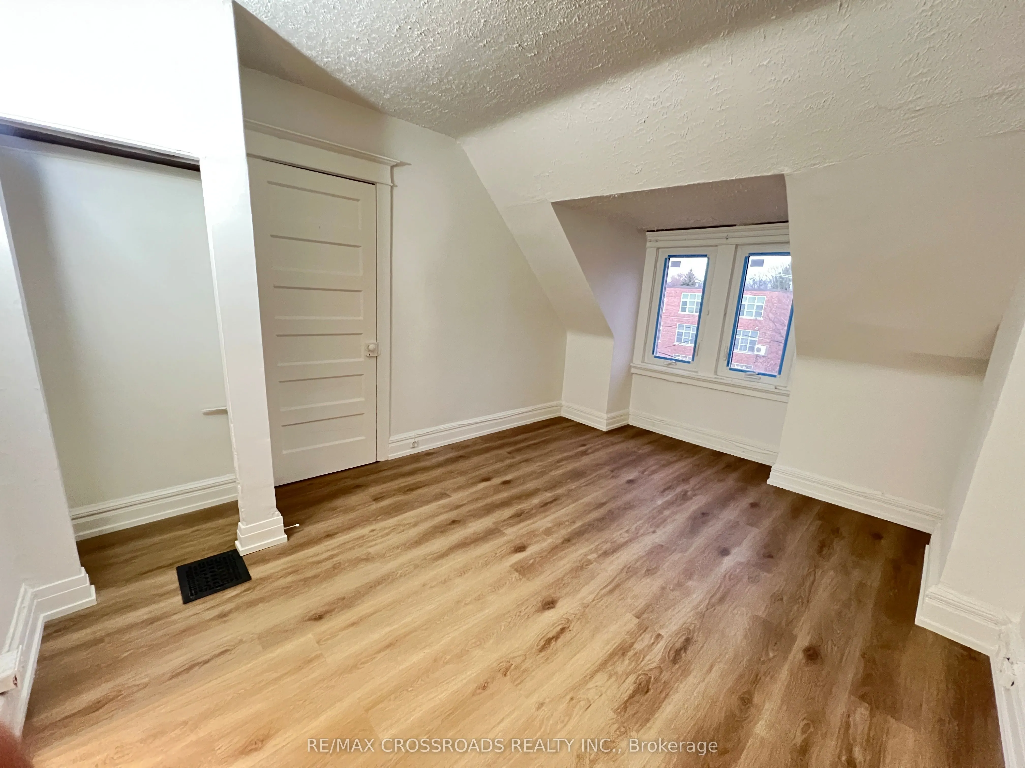 82 Curzon Street #UNIT 3