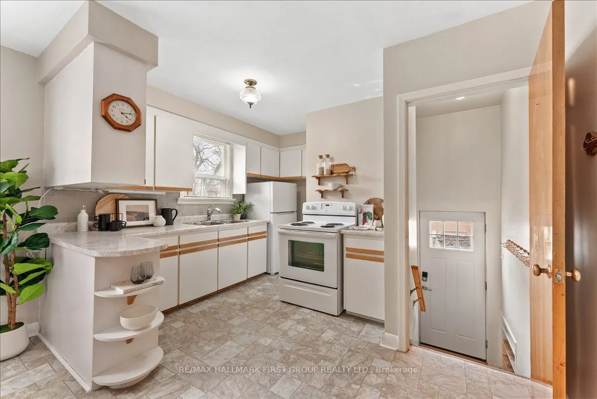 32 Linton Avenue