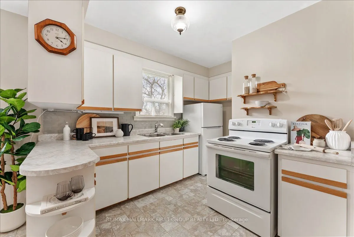 32 Linton Avenue