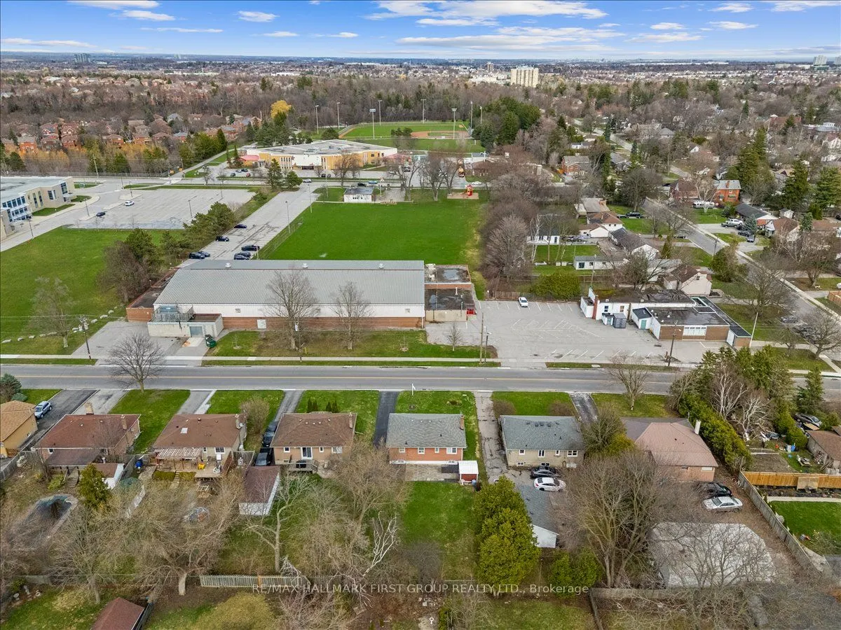 32 Linton Avenue