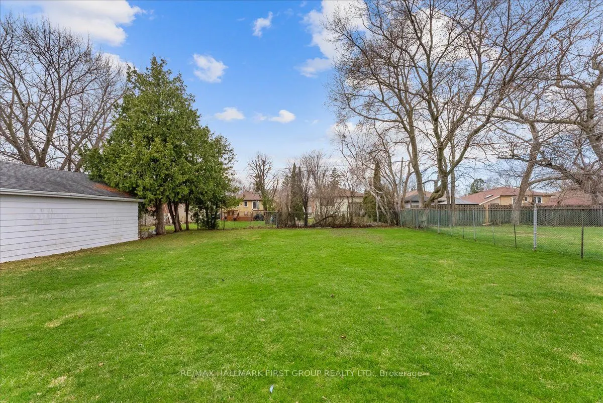 32 Linton Avenue