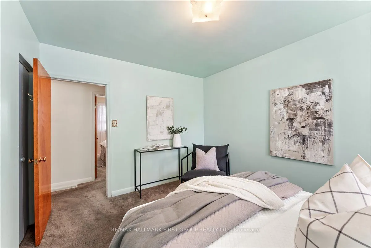 32 Linton Avenue
