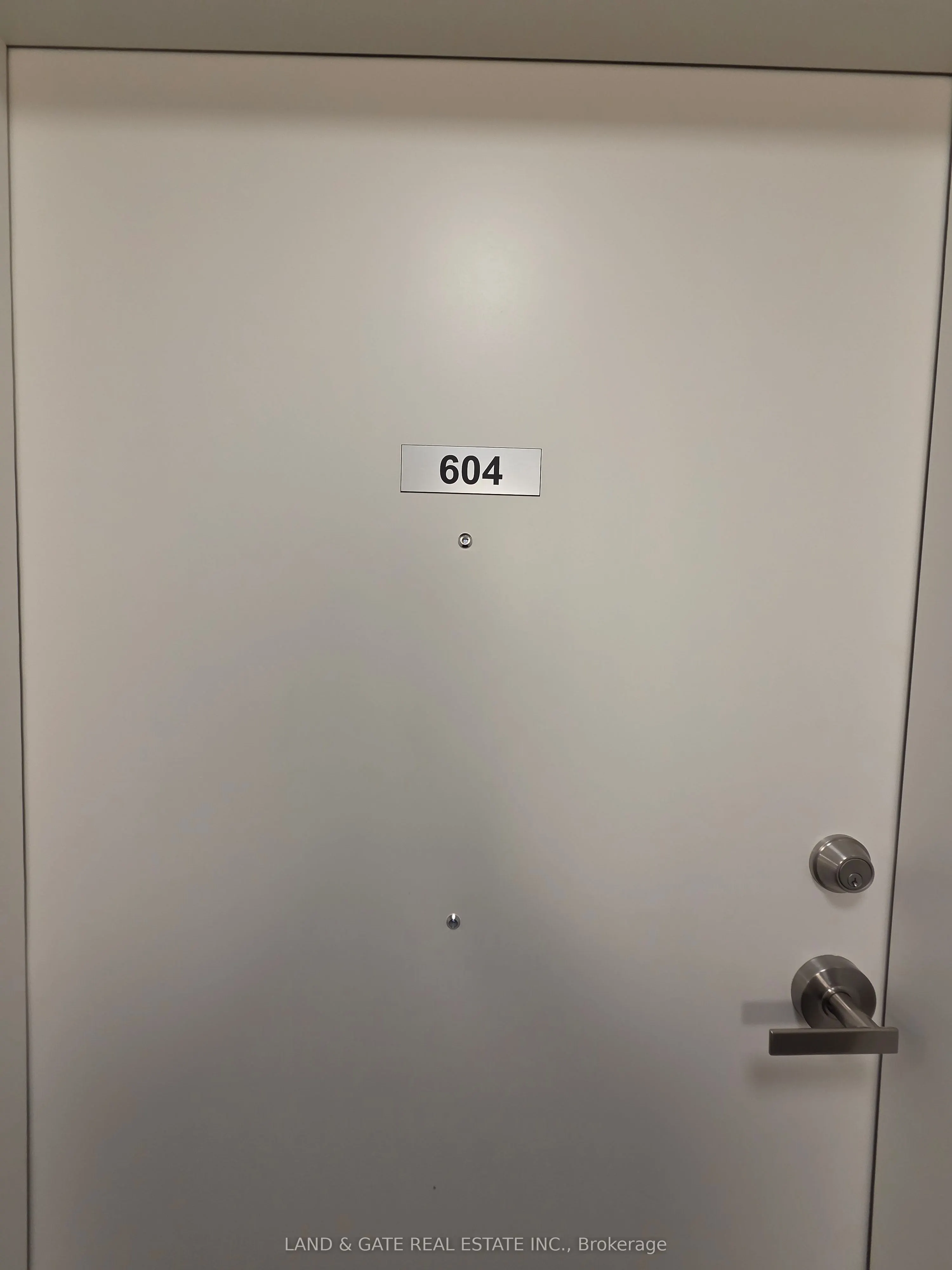 976 Simcoe Street N #604