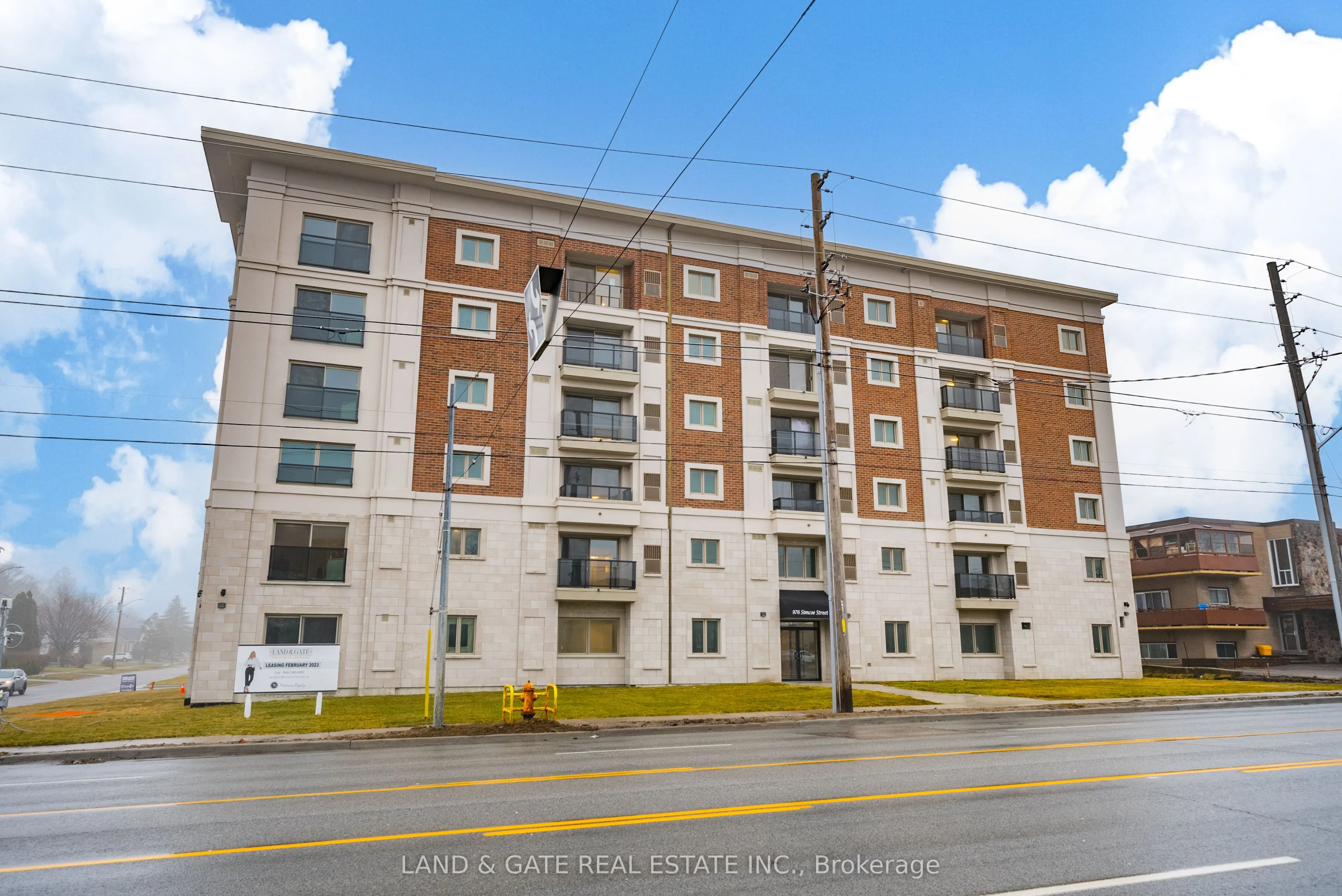 976 Simcoe Street N #604