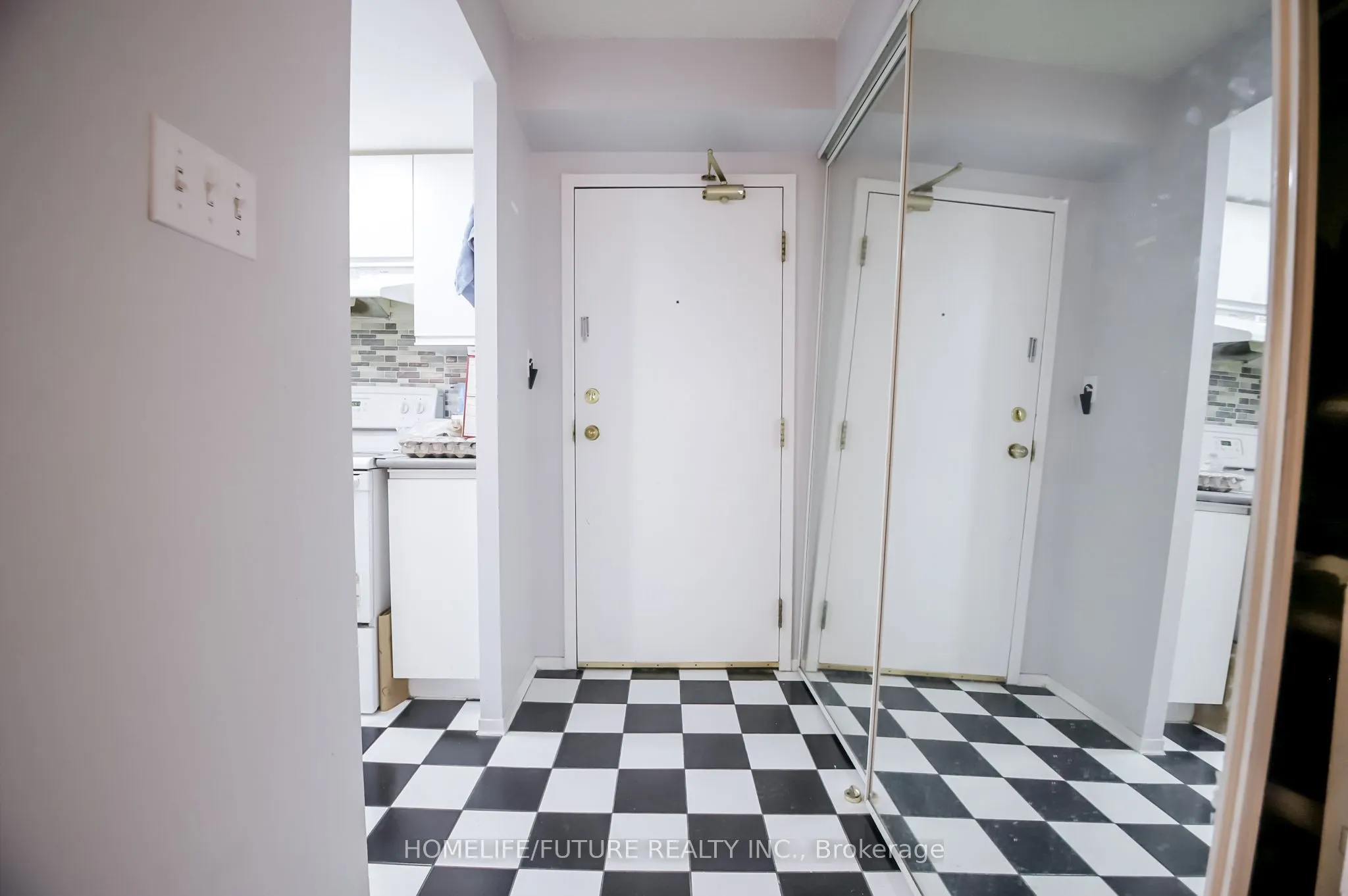 2550 Lawrence Avenue E #816